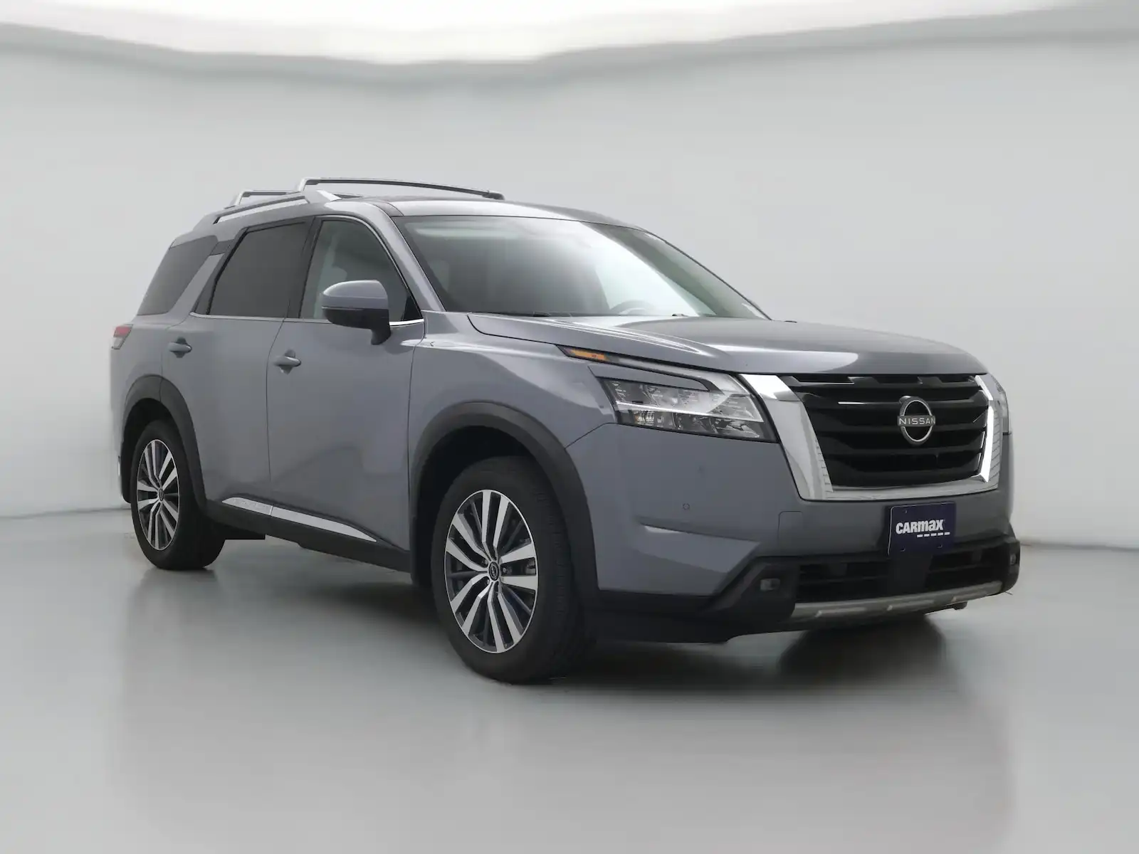 2022 Nissan Pathfinder Platinum FWD's photo