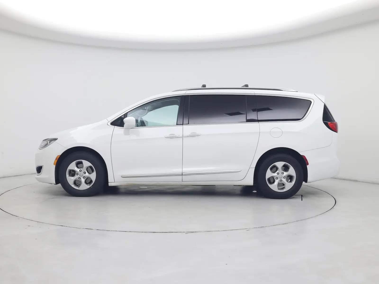2017 Chrysler Pacifica Touring L Plus photo 4