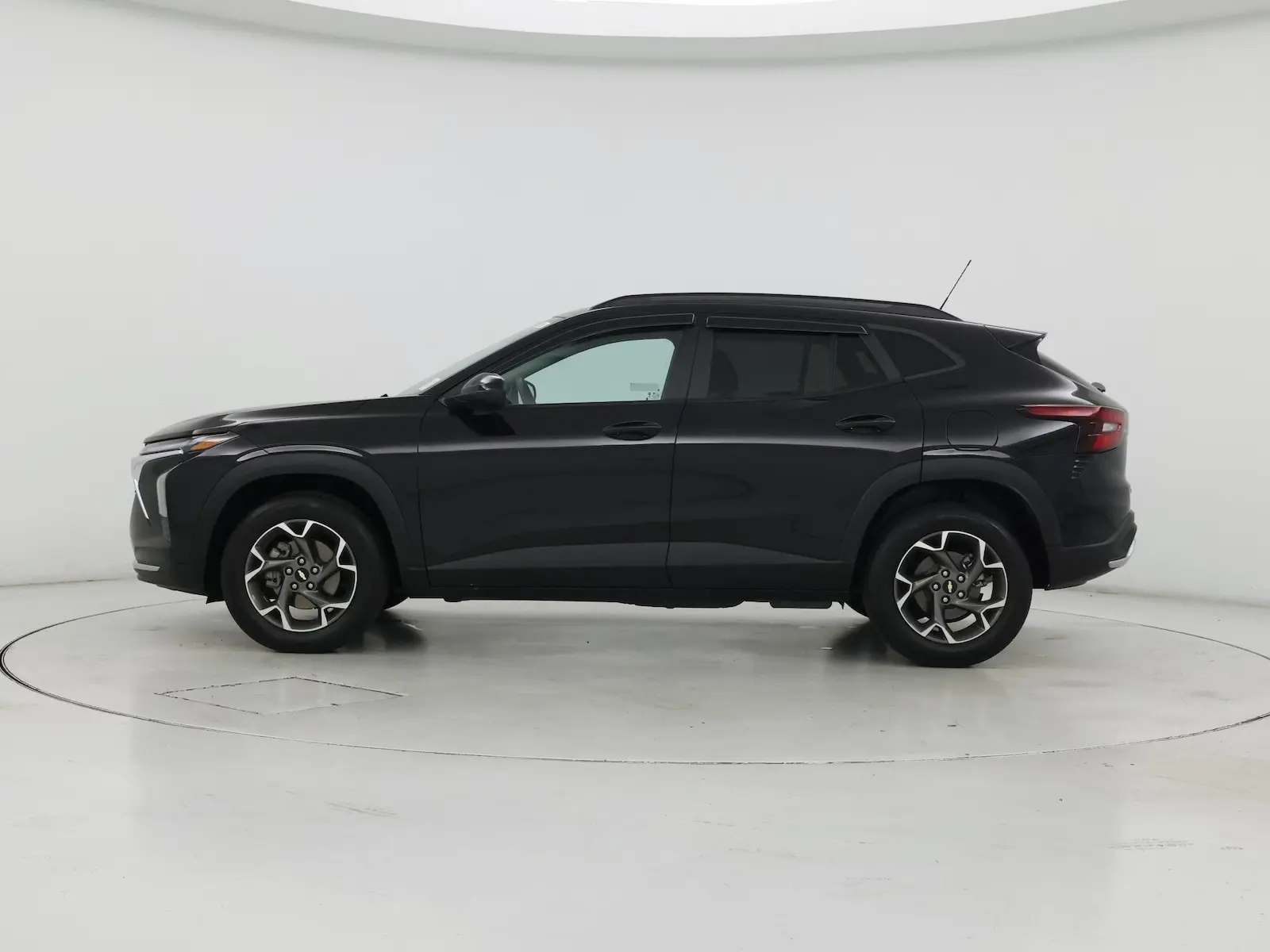 2025 Chevrolet Trax LT photo 4