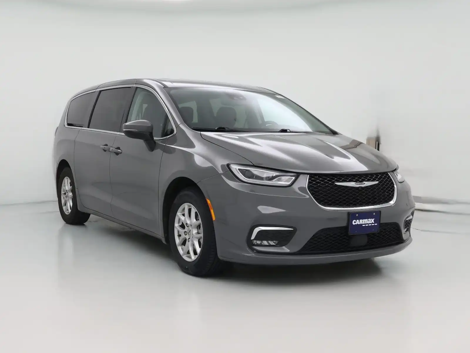 2023 Chrysler Pacifica Touring L's photo