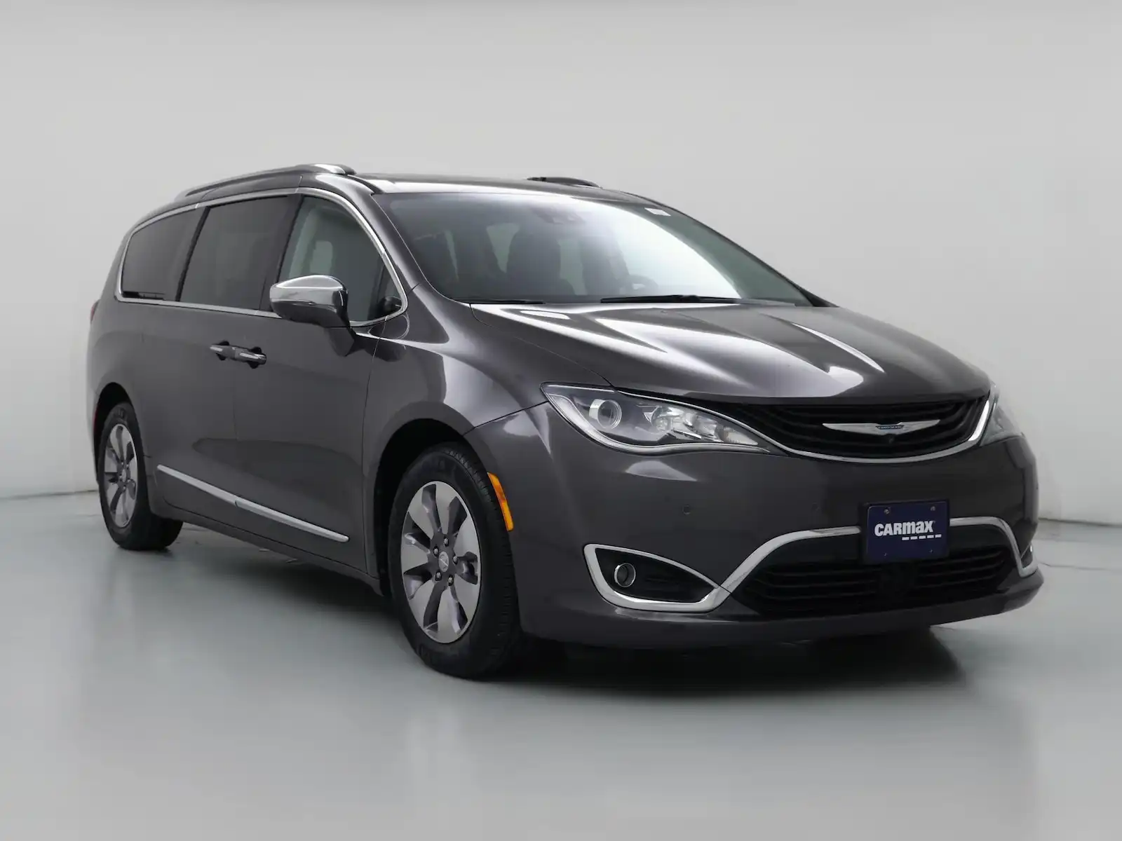 2018 Chrysler Pacifica Hybrid Limited's photo