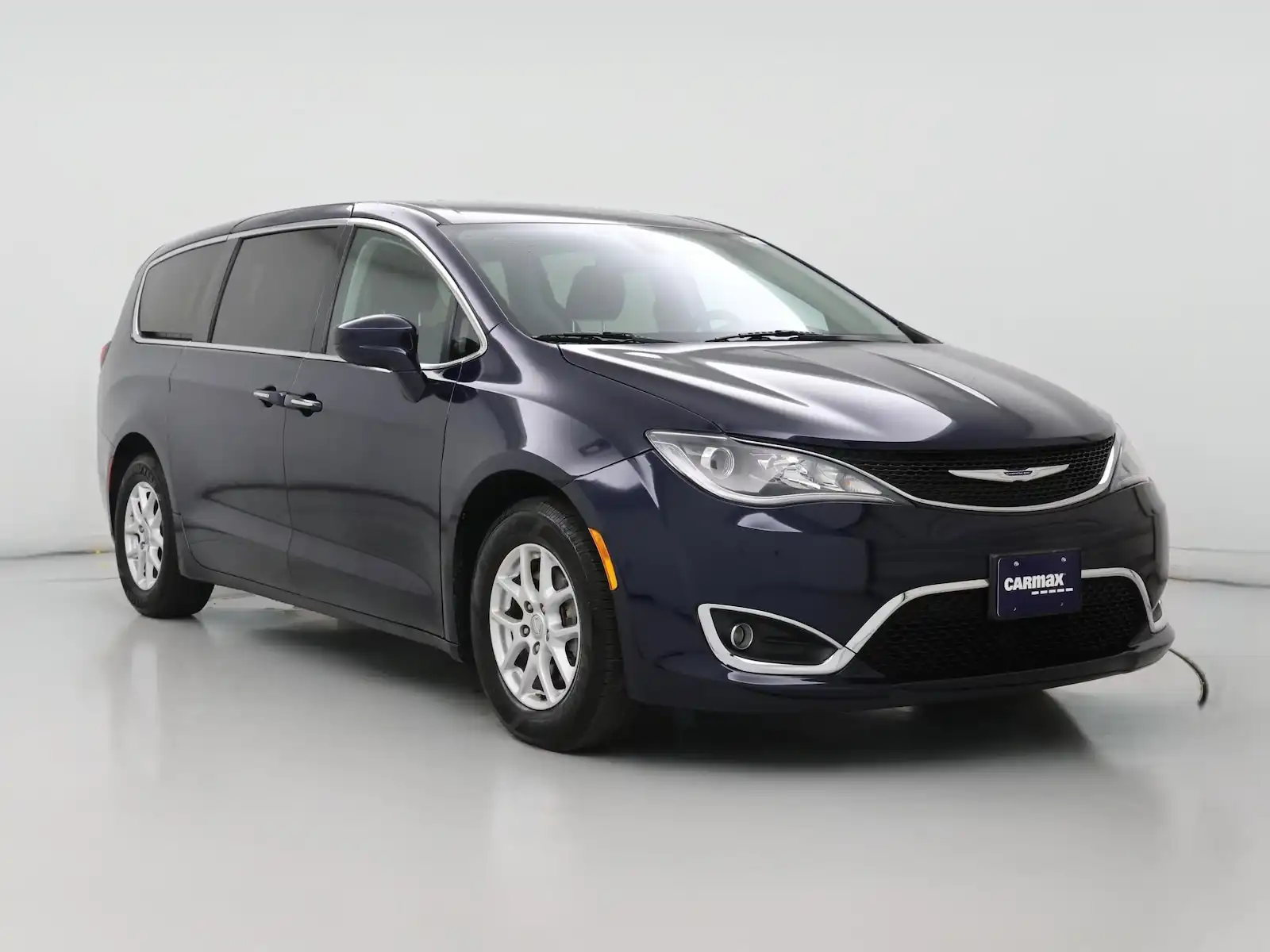 2020 Chrysler Pacifica Touring's photo
