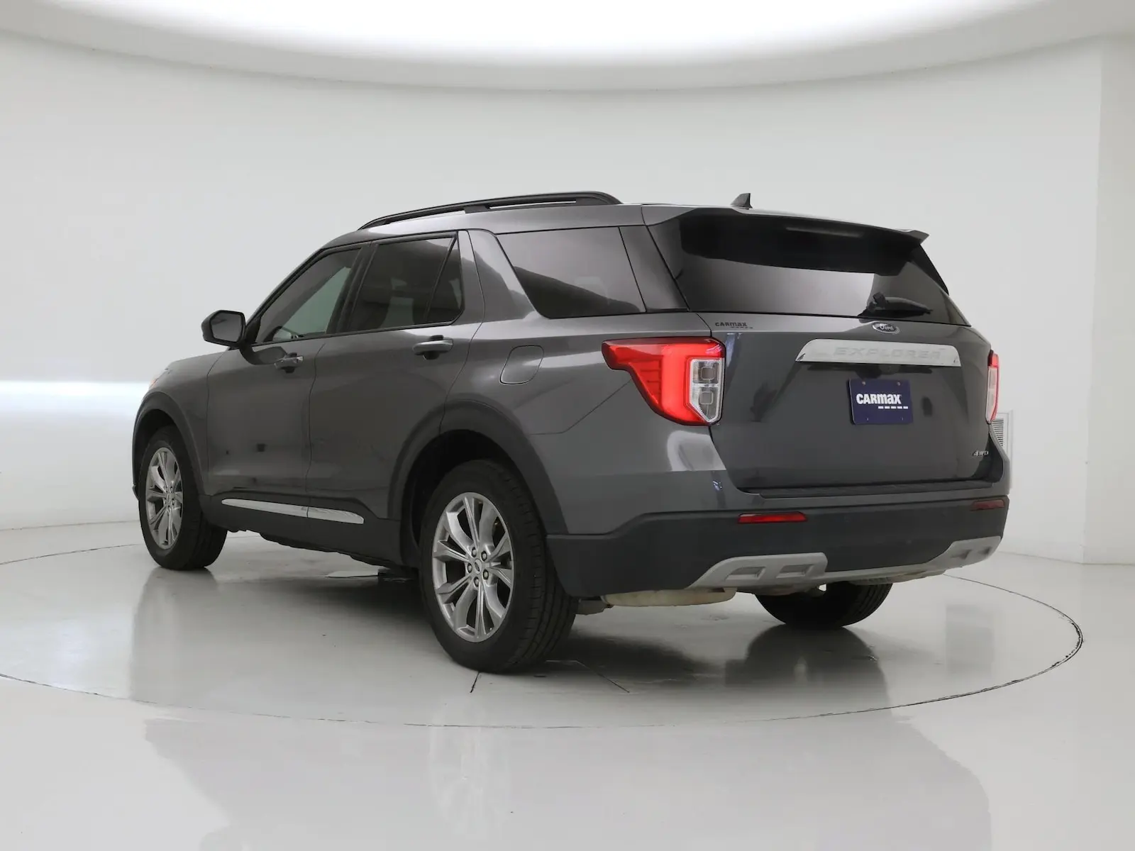 2023 Ford Explorer XLT 4WD photo 3