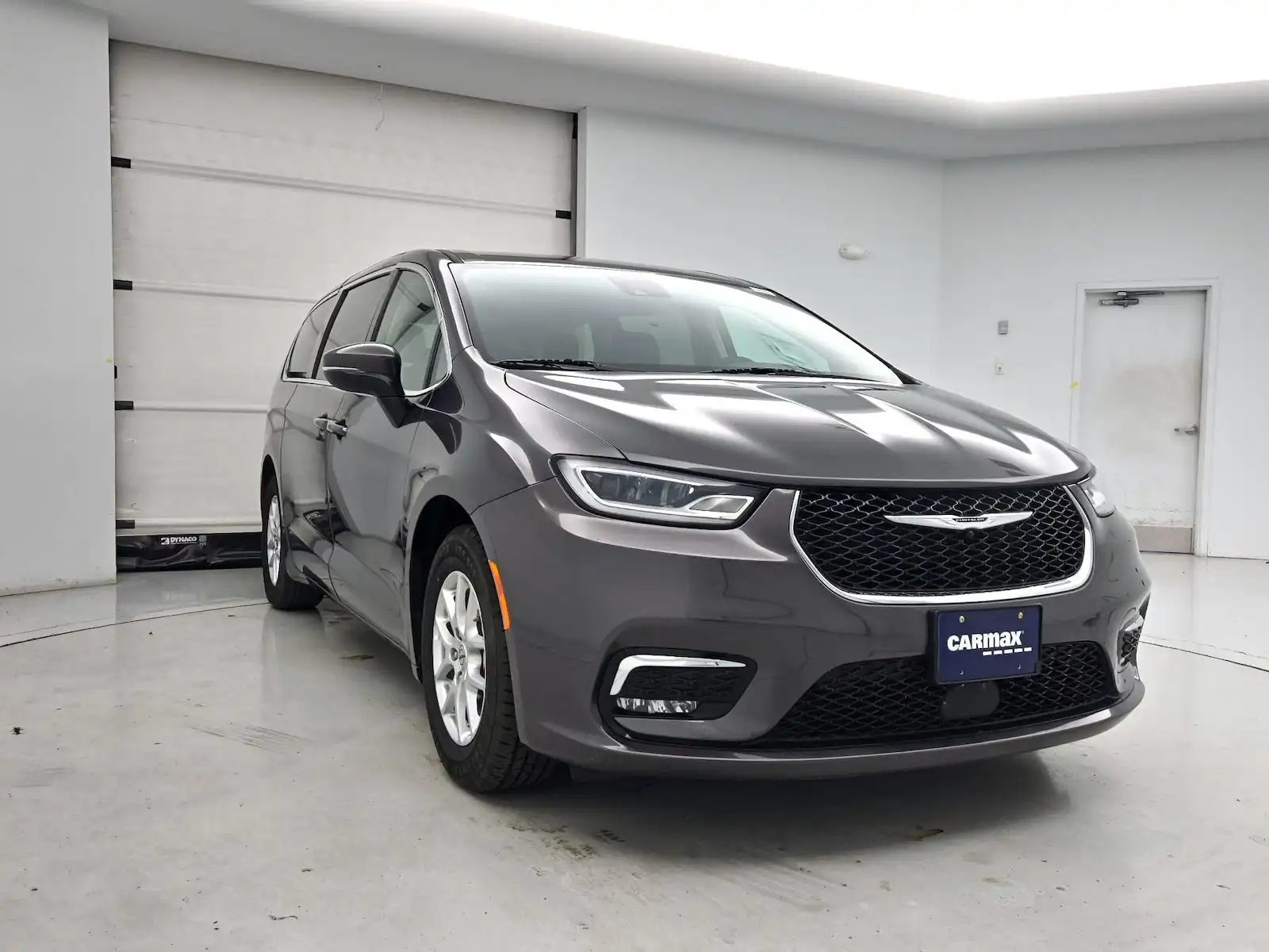 2023 Chrysler Pacifica Touring L's photo