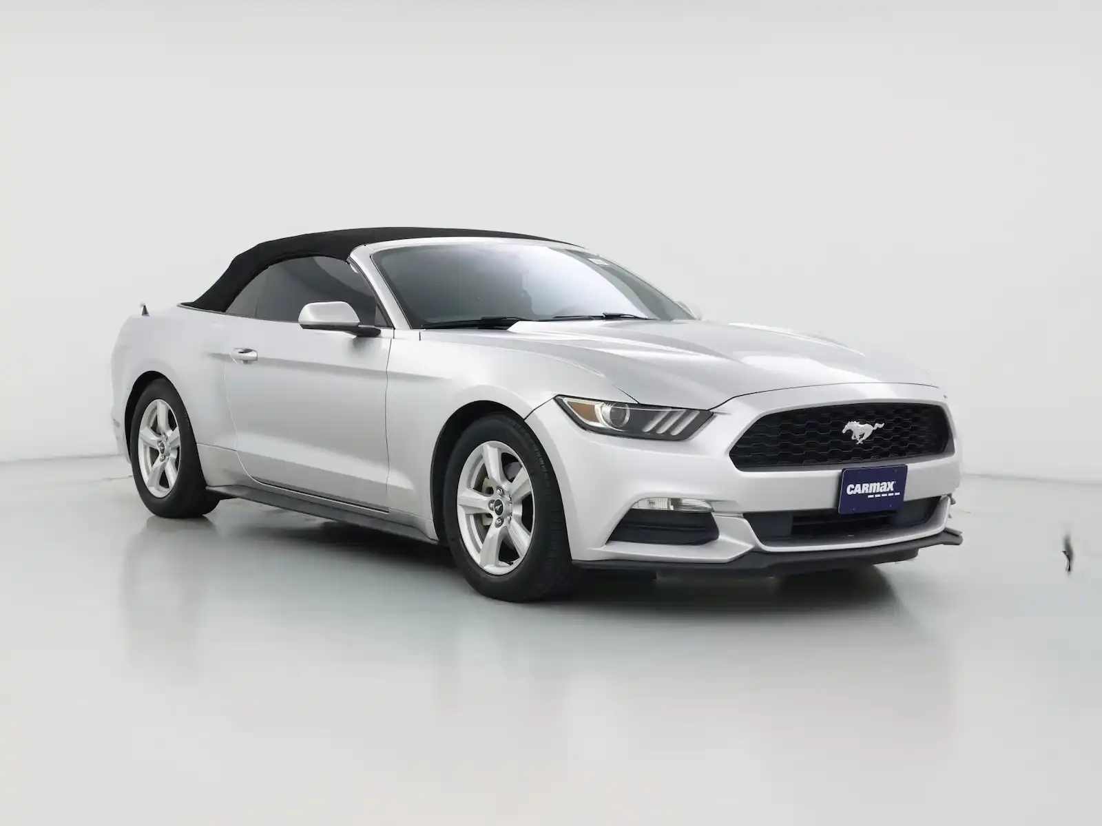 2016 Ford Mustang V6 Convertible's photo