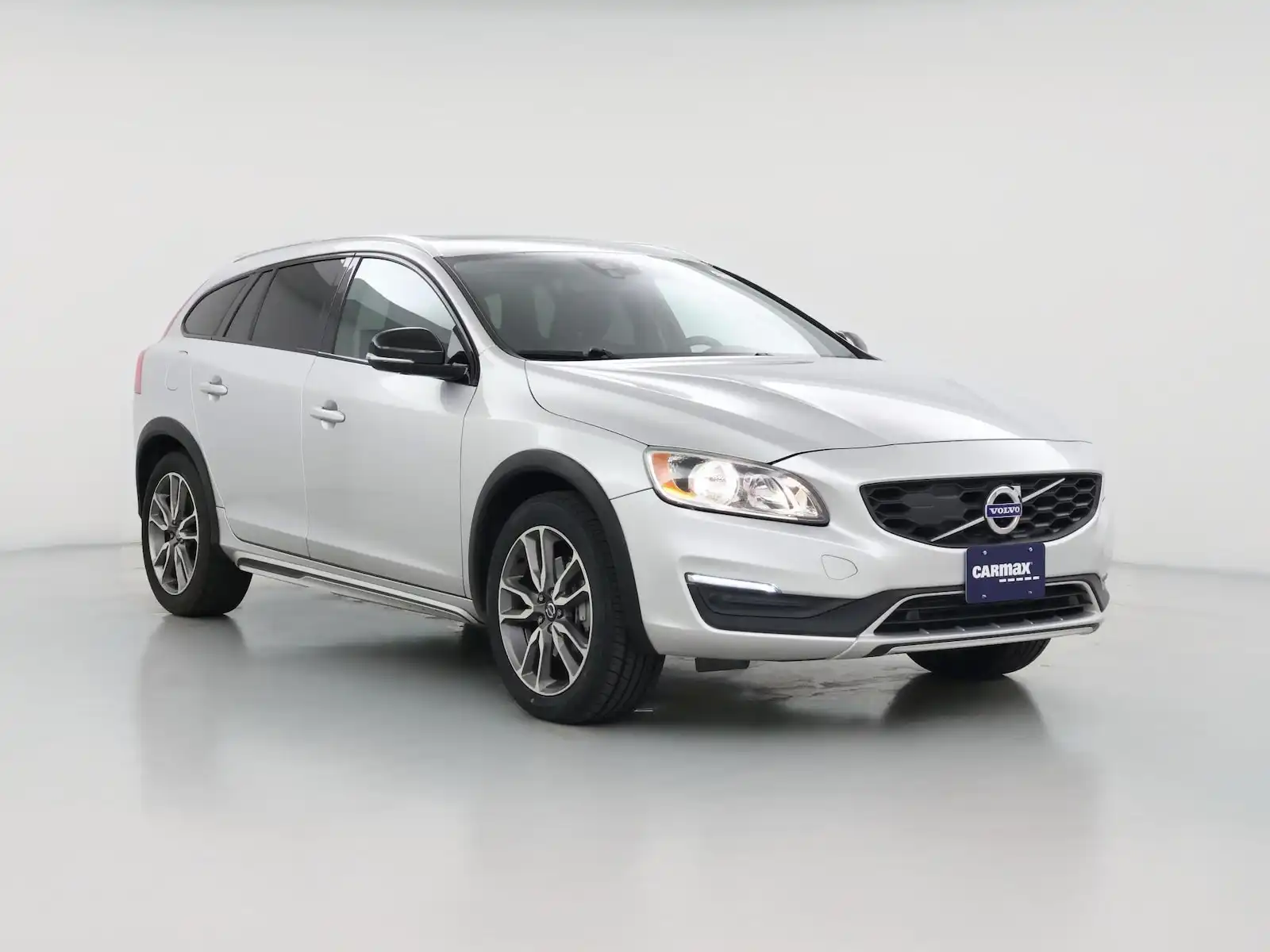 2018 Volvo V60 T5 AWD Cross Country's photo