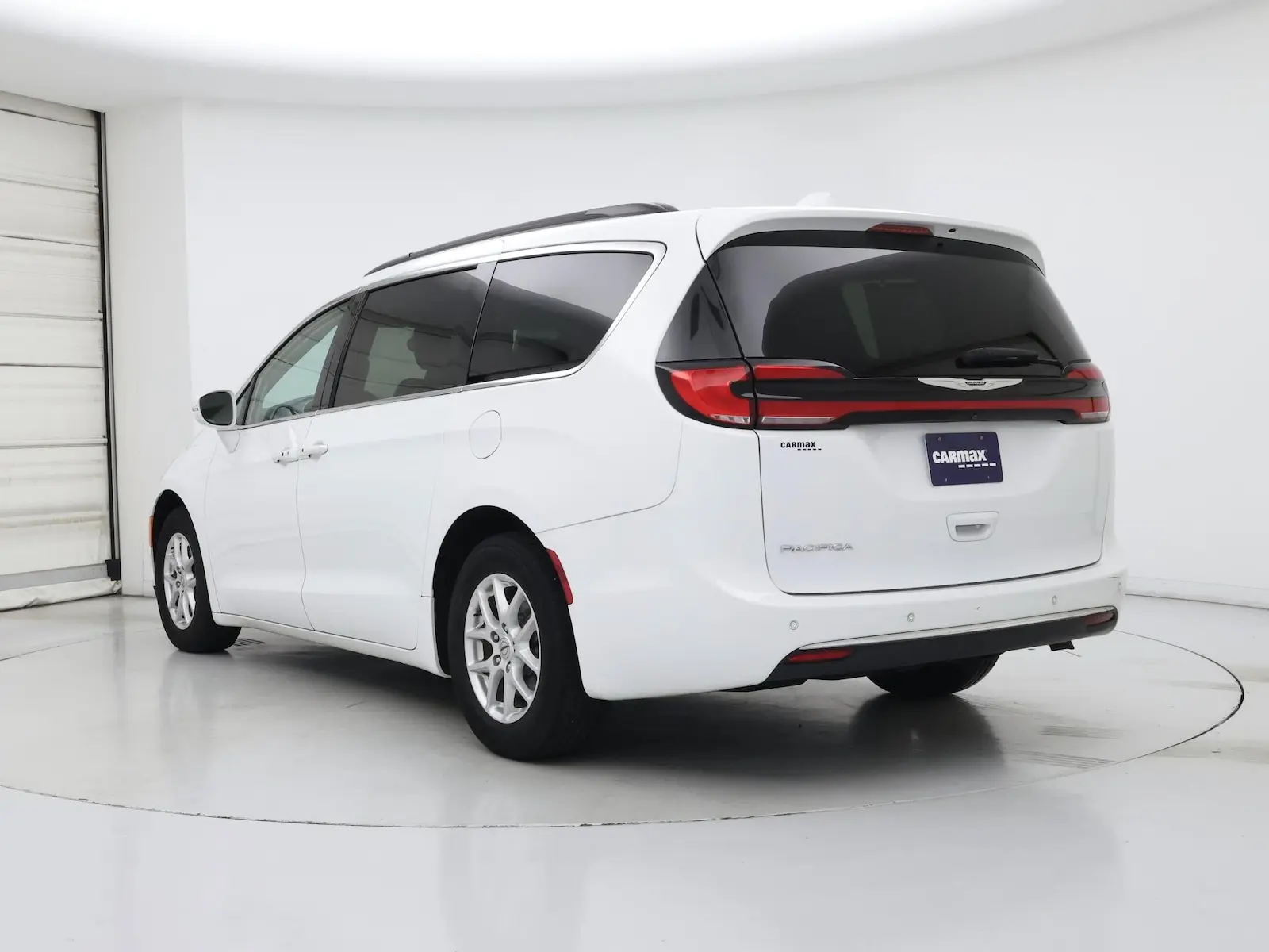 2022 Chrysler Pacifica Touring L photo 3