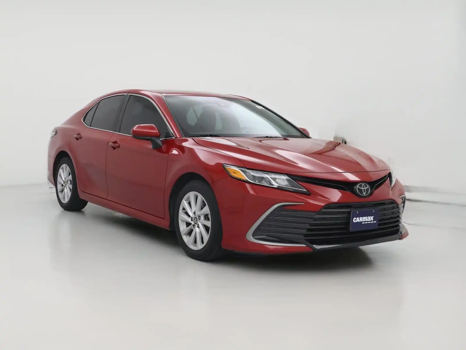 2024 Toyota Camry LE's photo