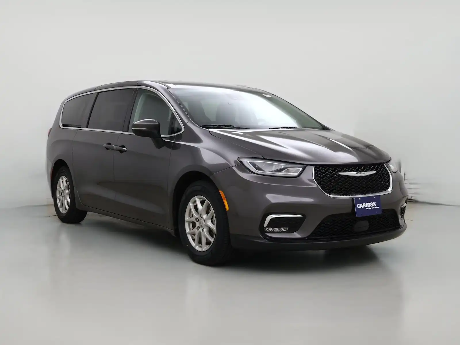 2023 Chrysler Pacifica Touring L's photo
