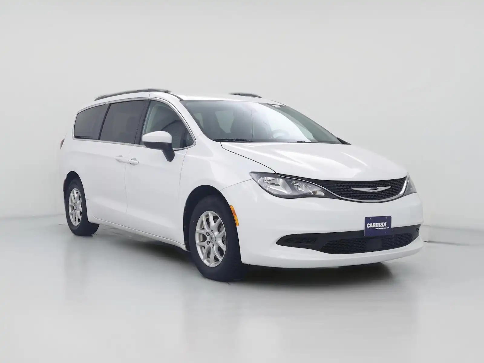 2021 Chrysler Voyager LXi's photo