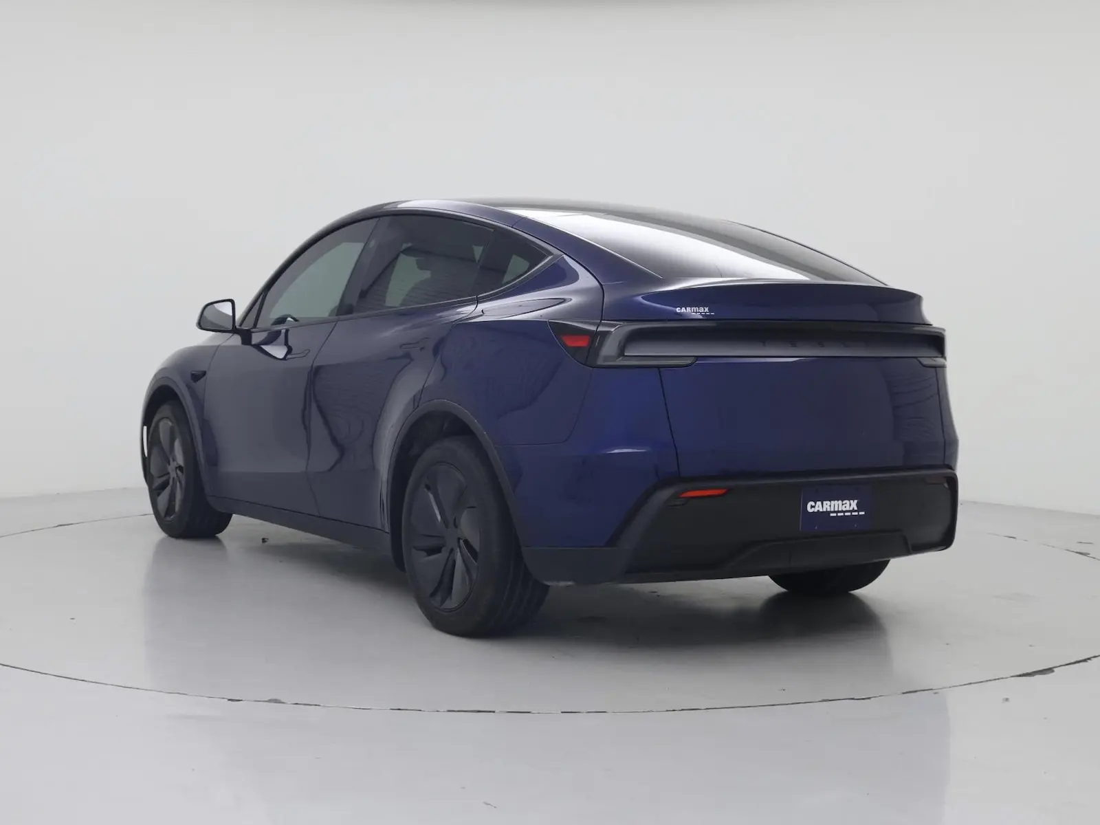 2026 Tesla Model Y Long Range RWD photo 3