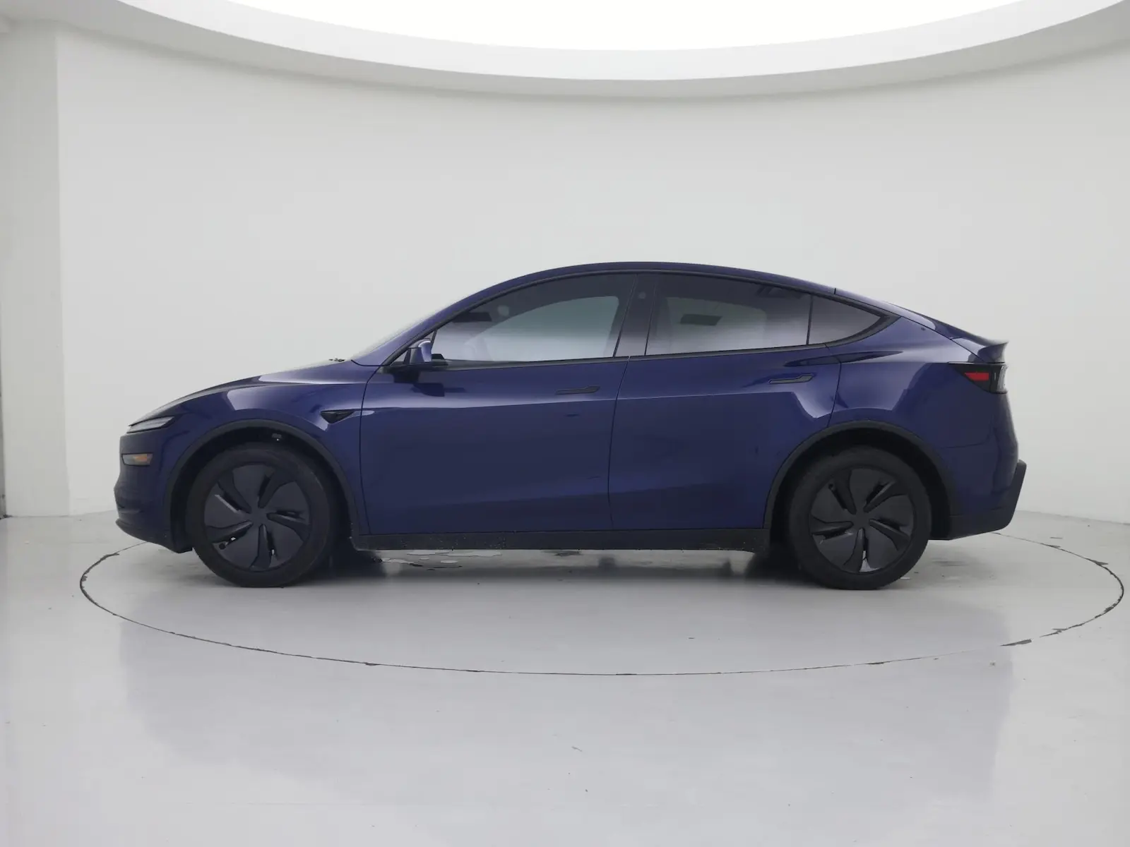 2026 Tesla Model Y Long Range RWD photo 4
