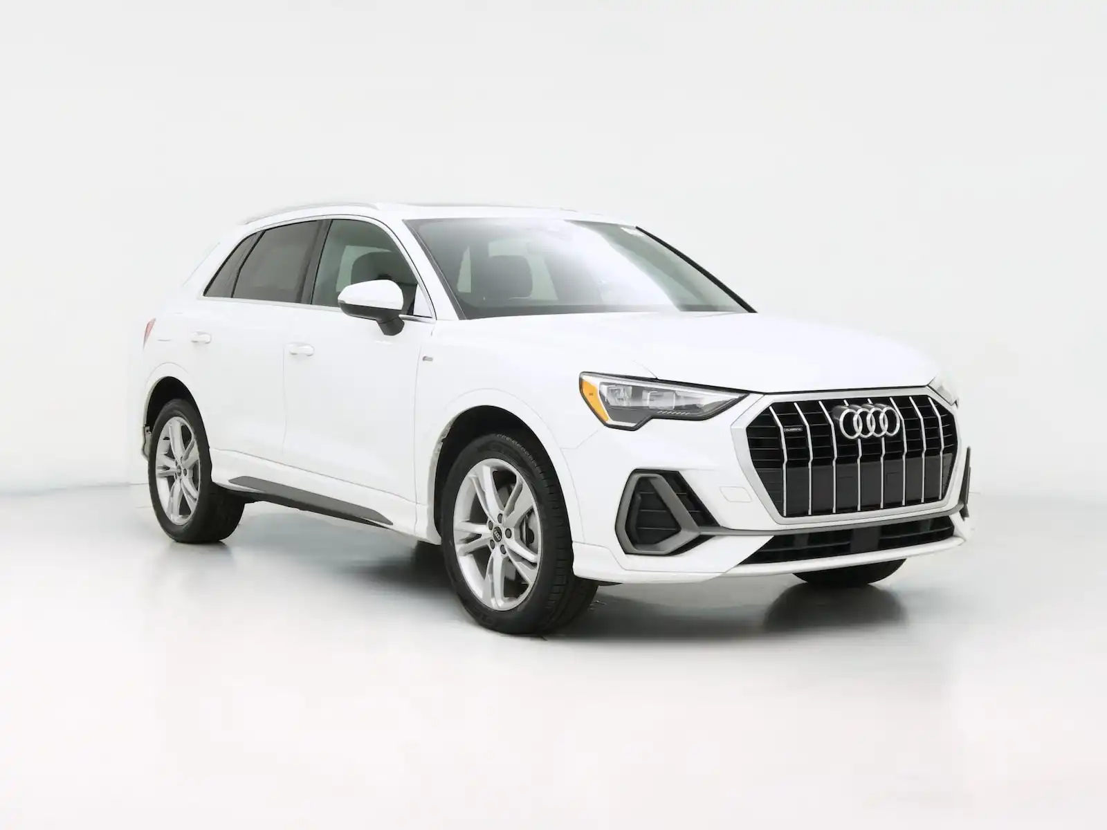 2022 Audi Q3 45 TFSI S Line Premium quattro's photo