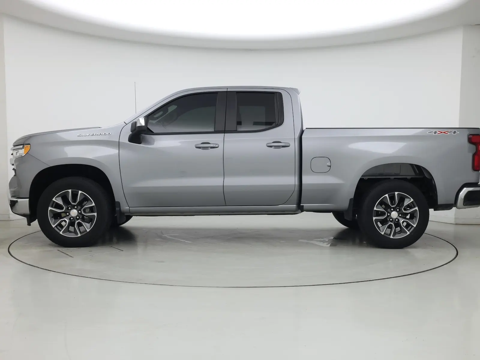2024 Chevrolet Silverado 1500 LT 4WD Double Cab Standard Box 2FL photo 4