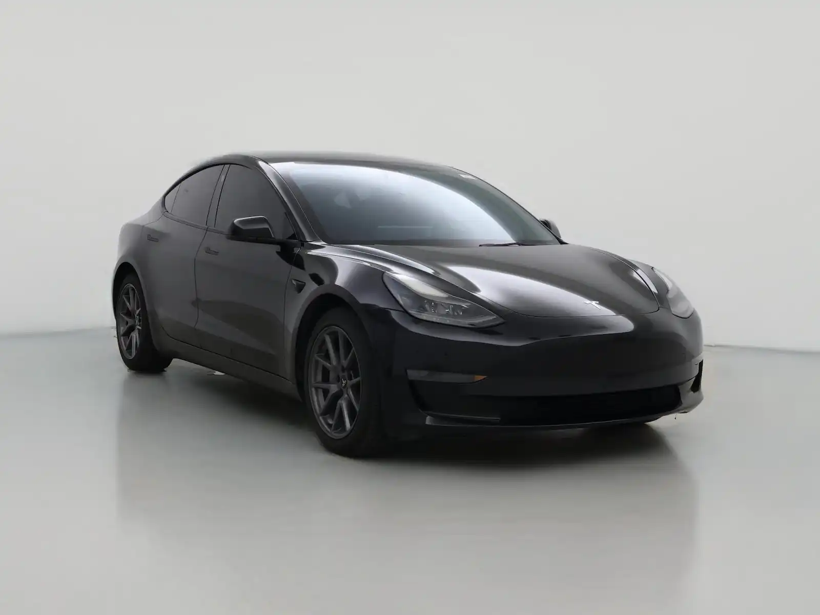2022 Tesla Model 3 Standard Range Plus's photo
