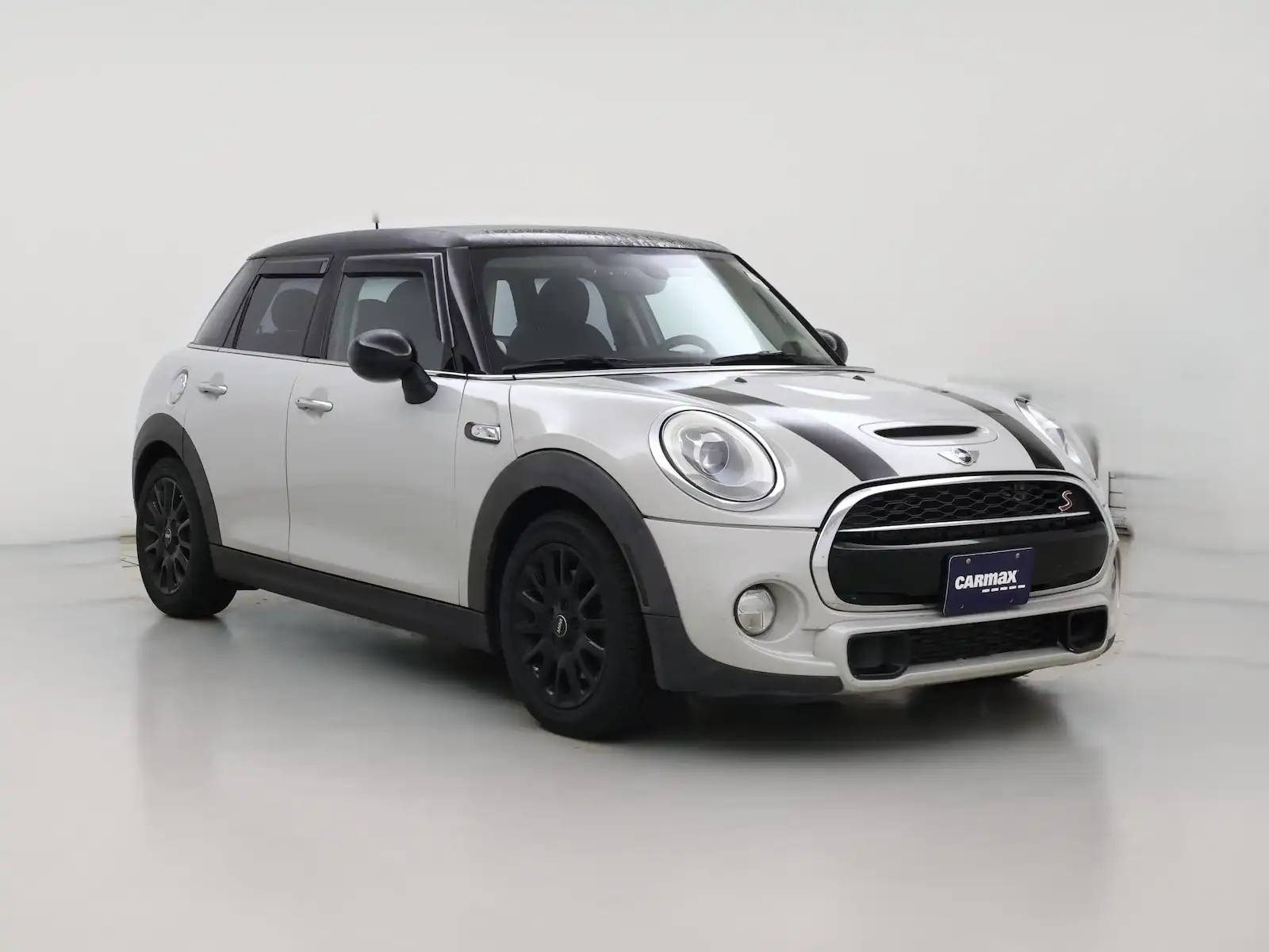 2015 MINI Cooper S 4 Door's photo