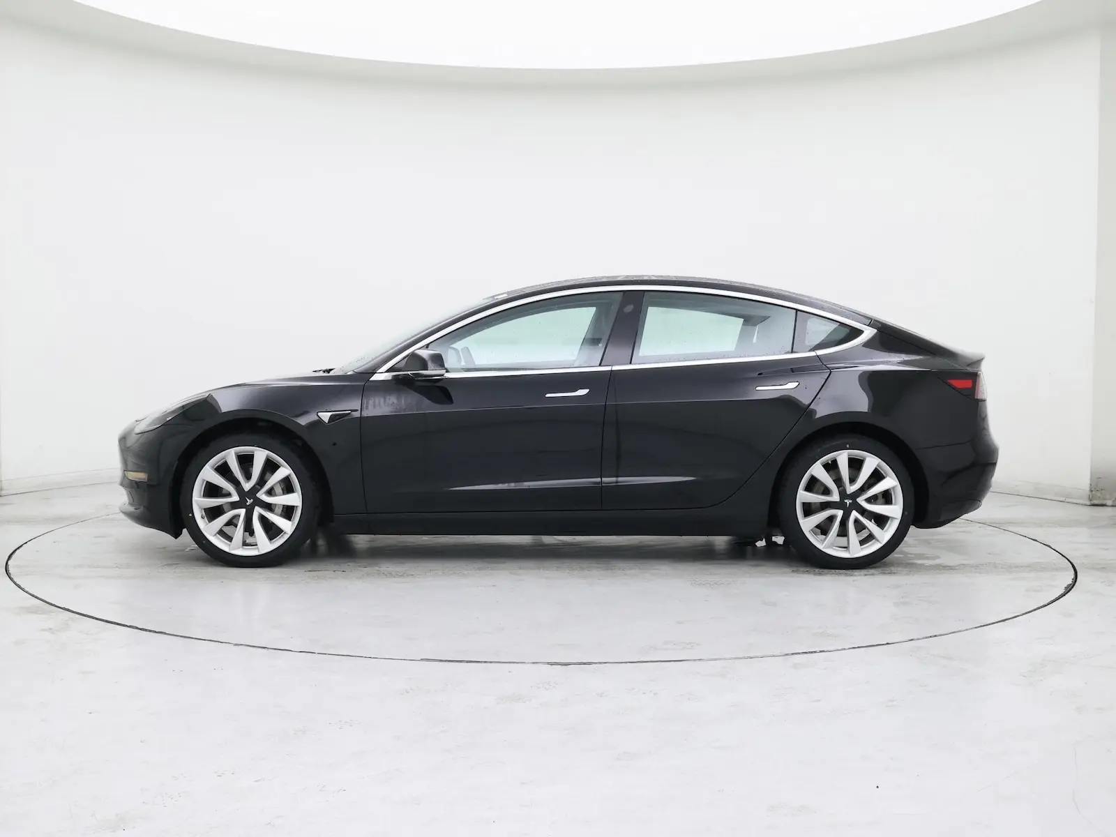 2019 Tesla Model 3 Standard Range Plus photo 4