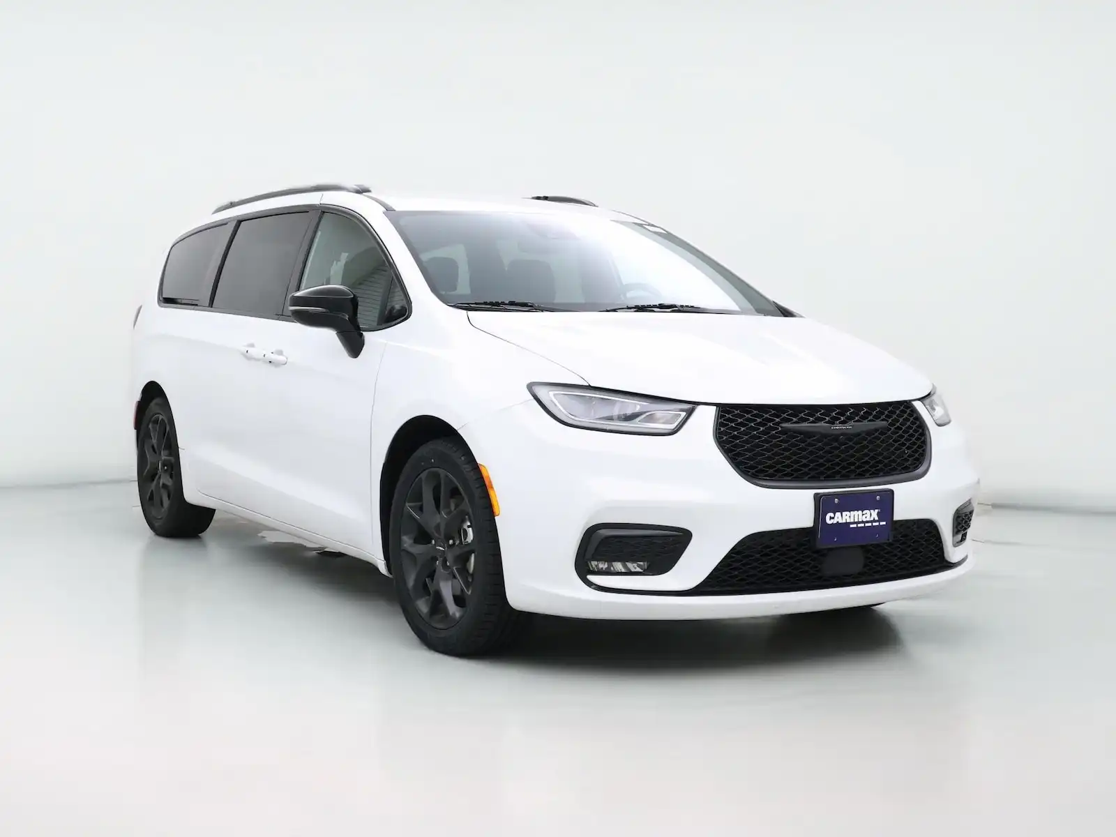 2024 Chrysler Pacifica Touring L's photo