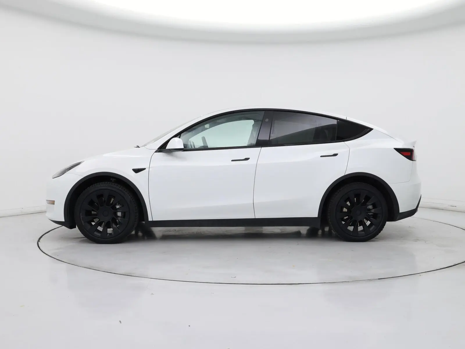 2024 Tesla Model Y Long Range RWD photo 4