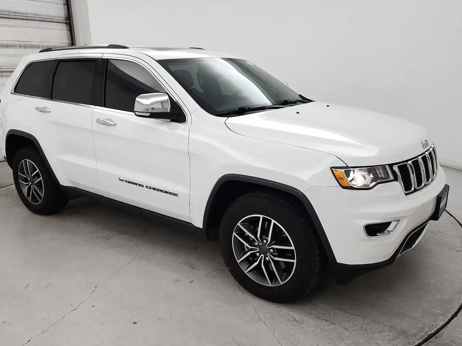 2022 Jeep Grand Cherokee Limited's photo