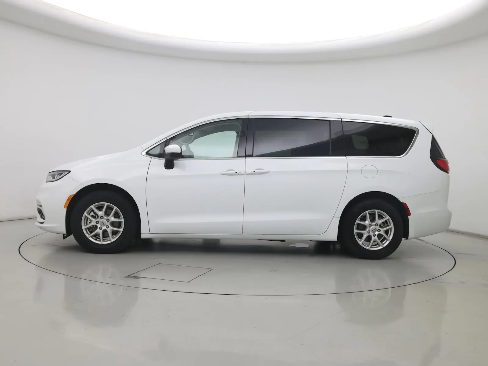 2023 Chrysler Pacifica Touring L photo 4