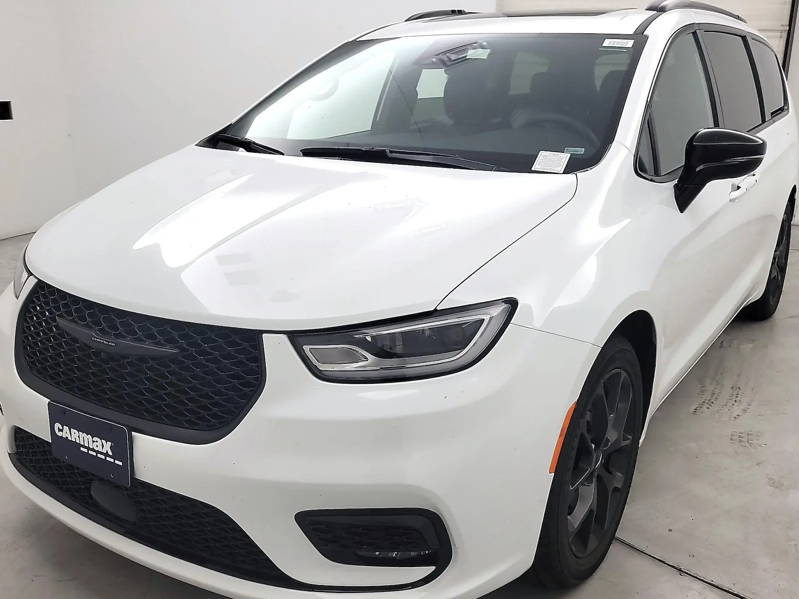 2025 Chrysler Pacifica Limited photo 3