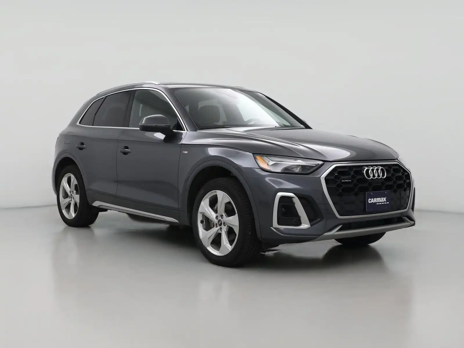 2022 Audi Q5 45 Premium Plus's photo