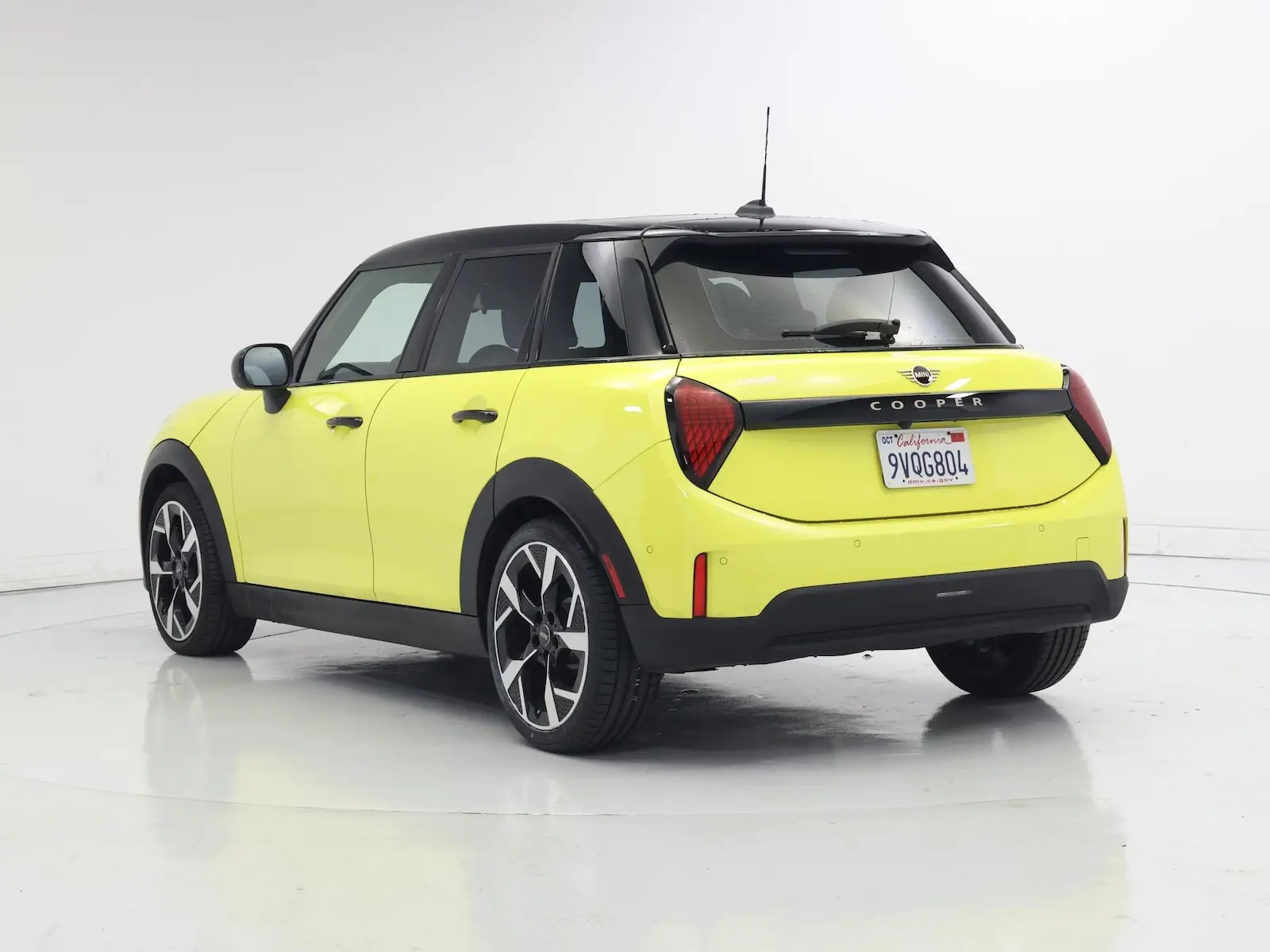 2025 MINI Hardtop Cooper photo 3