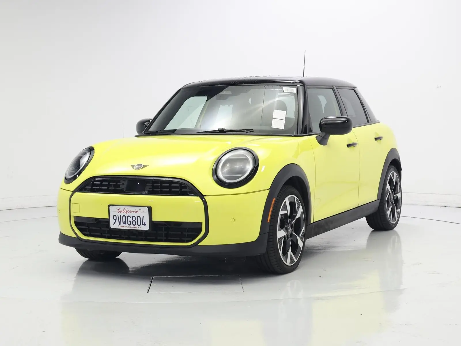 2025 MINI Hardtop Cooper photo 5