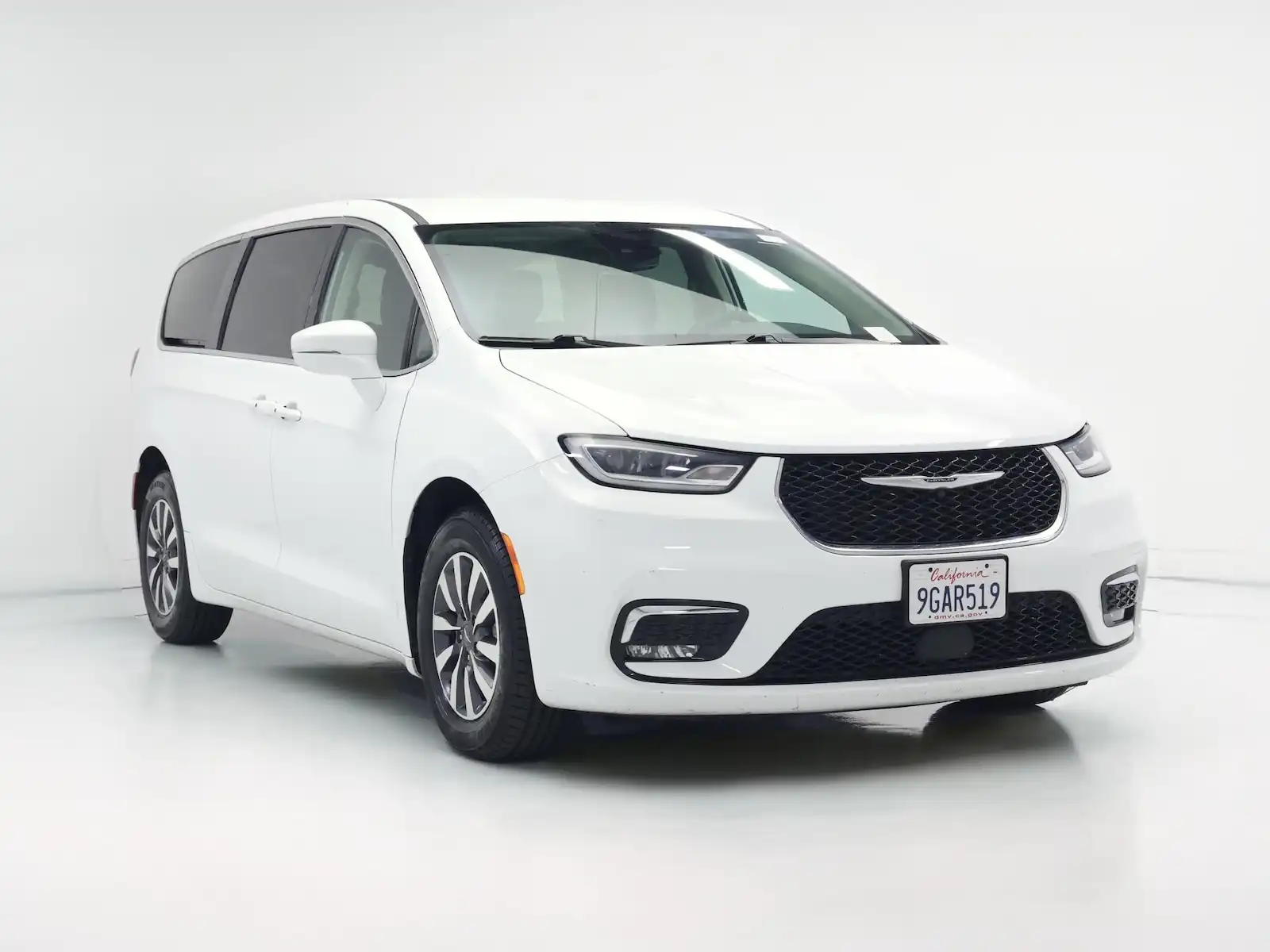 2022 Chrysler Pacifica Hybrid Touring L's photo