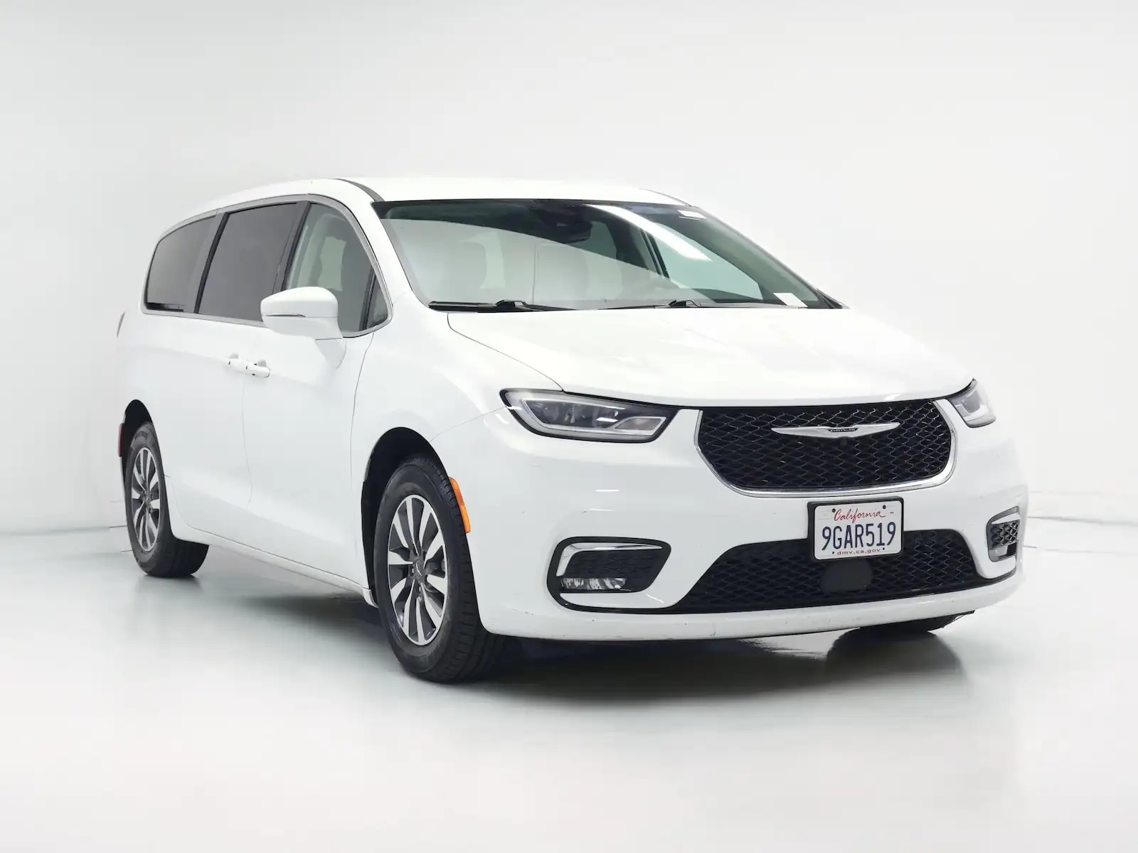 2022 Chrysler Pacifica Hybrid Touring L's photo