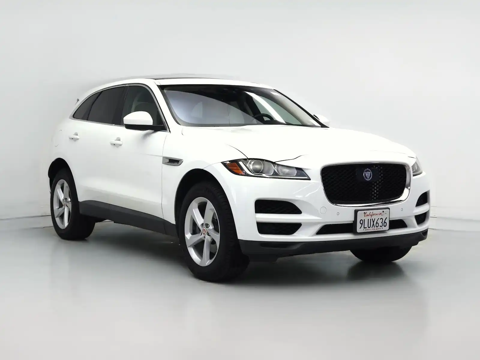 2019 Jaguar F-PACE 25t Premium AWD's photo