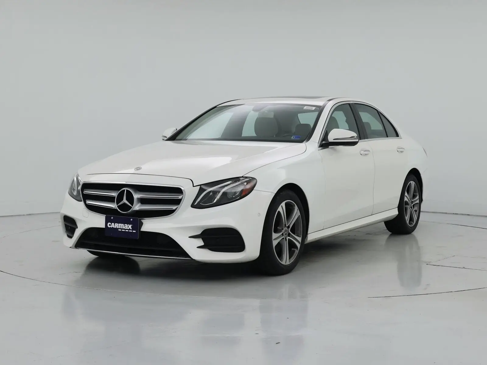 2018 Mercedes-Benz E-Class E300 4MATIC photo 5