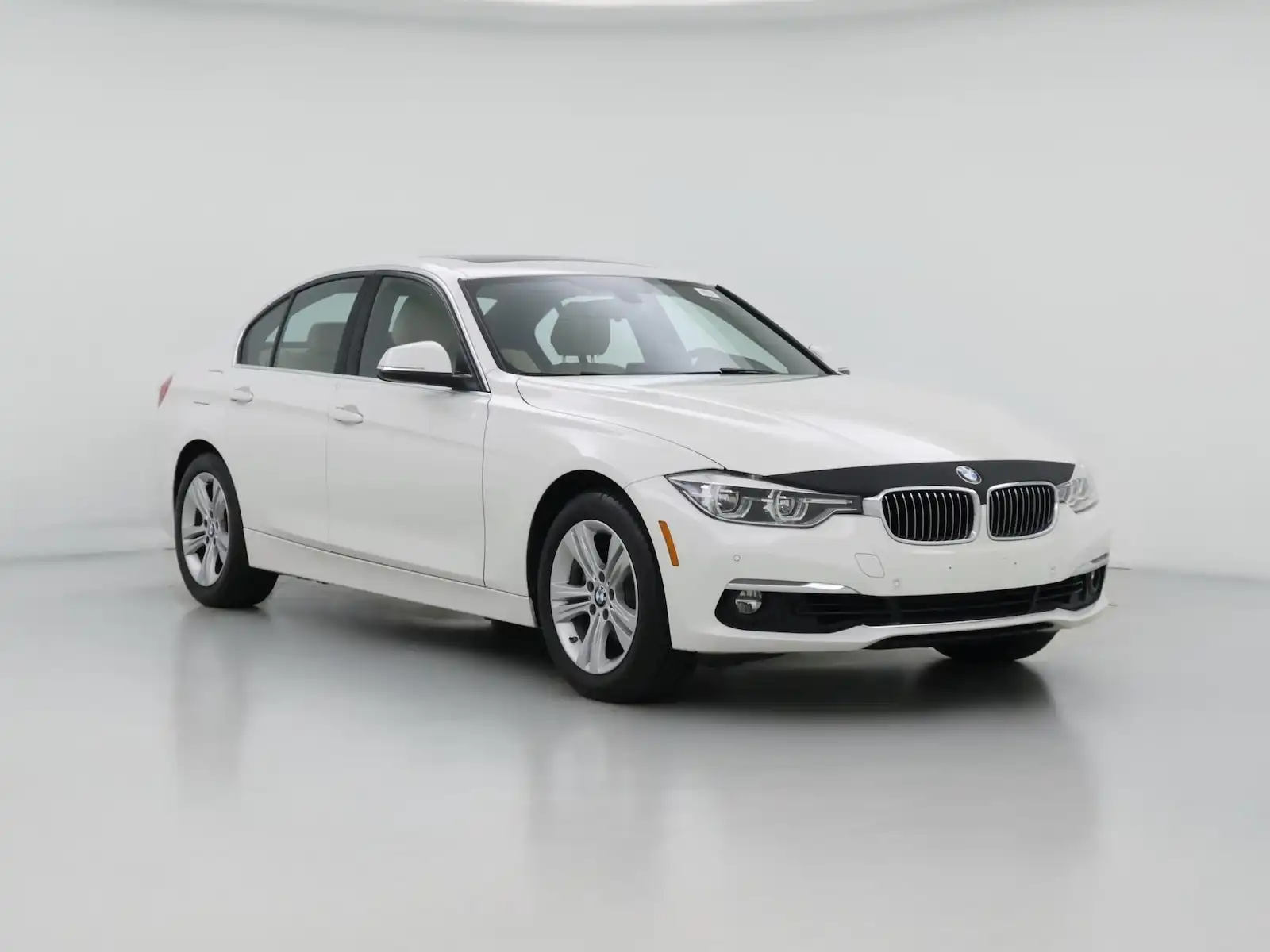2017 BMW 3 Series 330i xDrive Sedan's photo