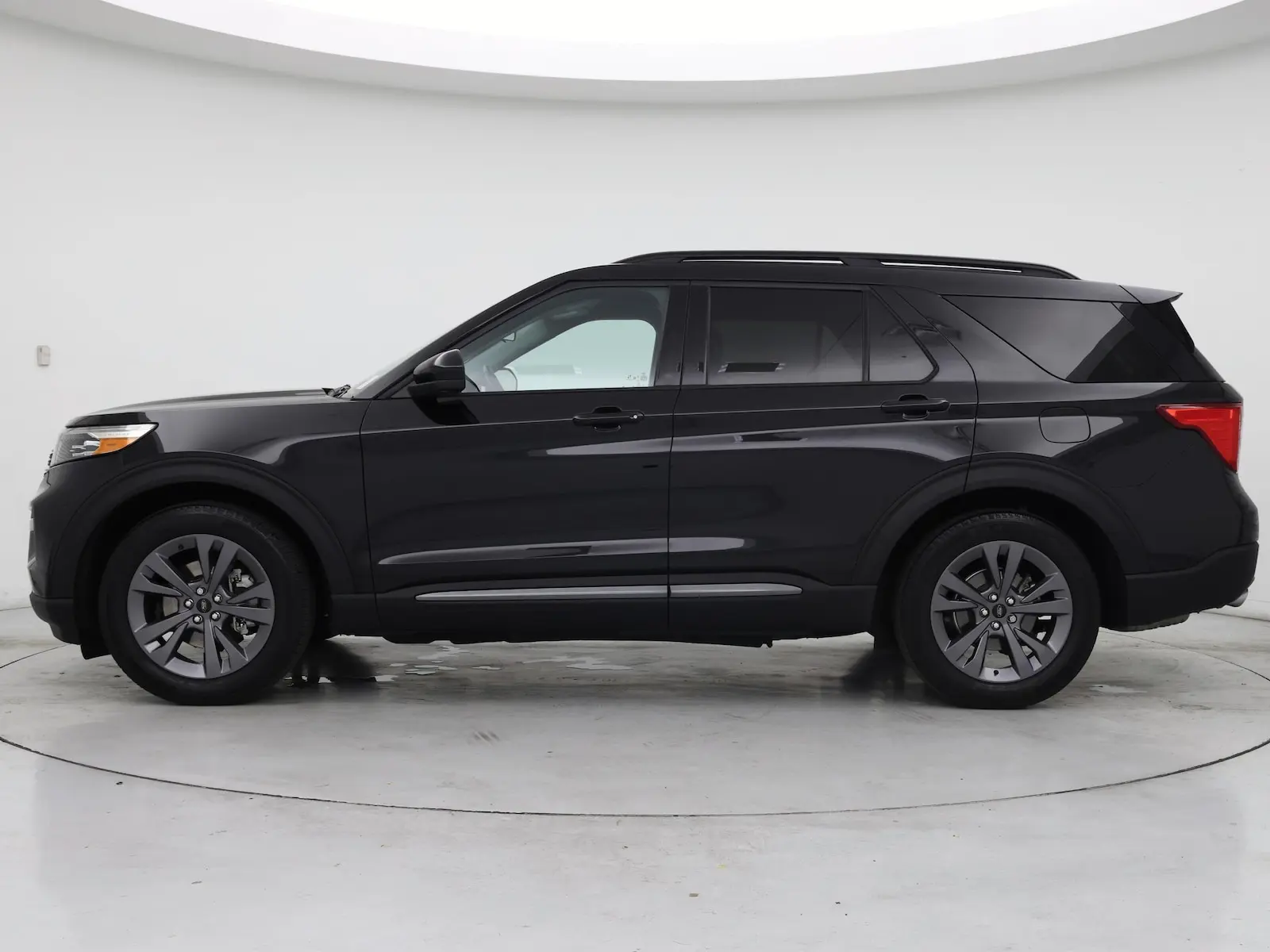 2024 Ford Explorer XLT RWD photo 4