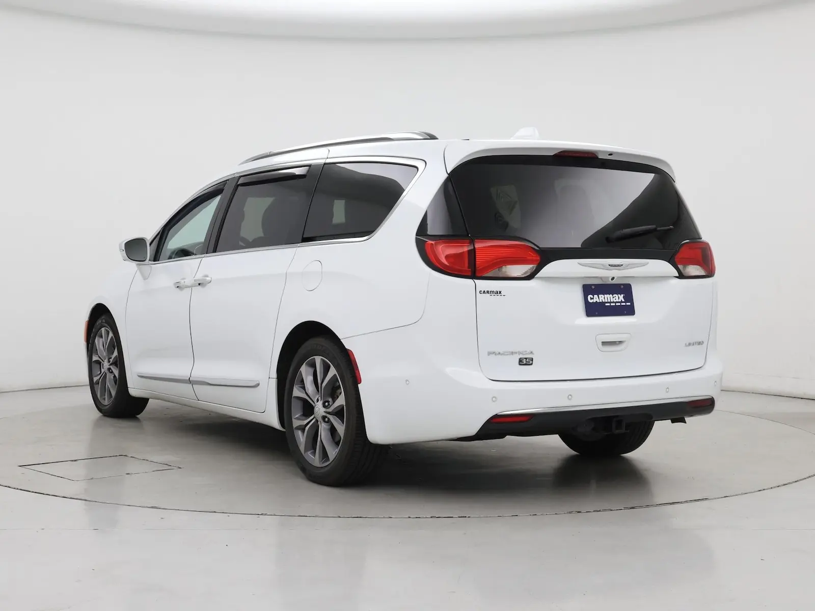 2020 Chrysler Pacifica Limited 35th Anniversary photo 3
