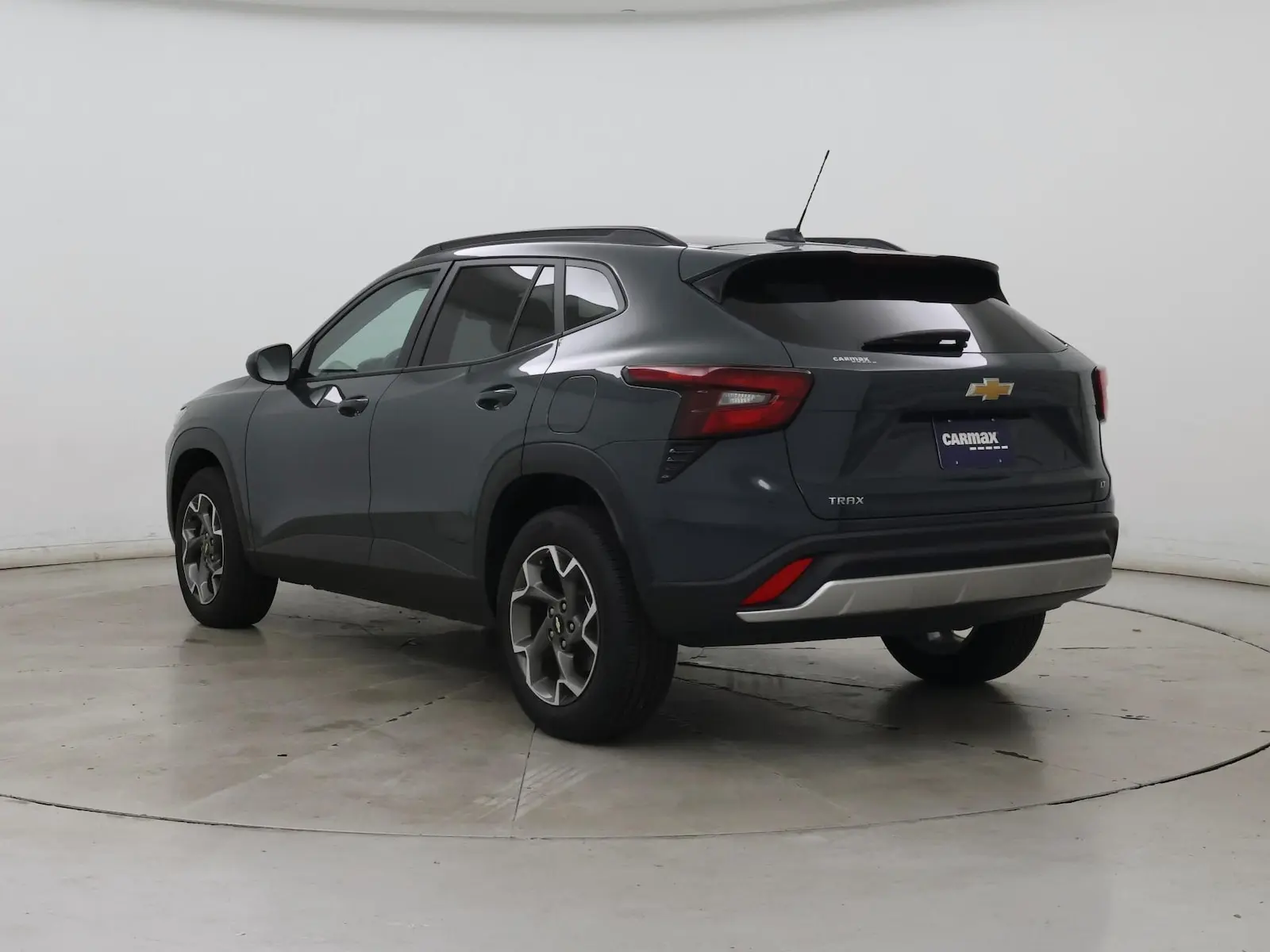 2025 Chevrolet Trax LT photo 3