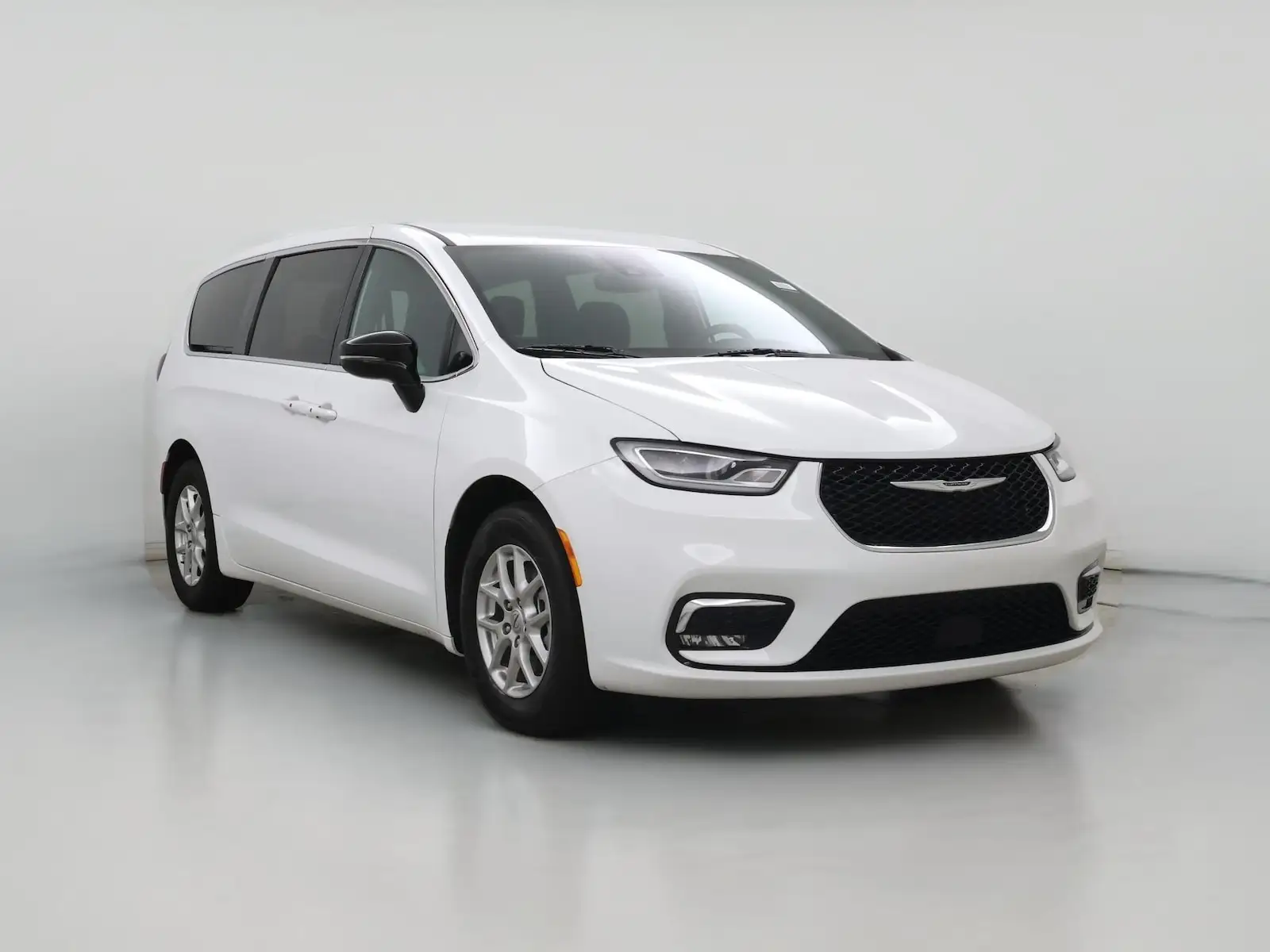 2024 Chrysler Pacifica Touring photo 1