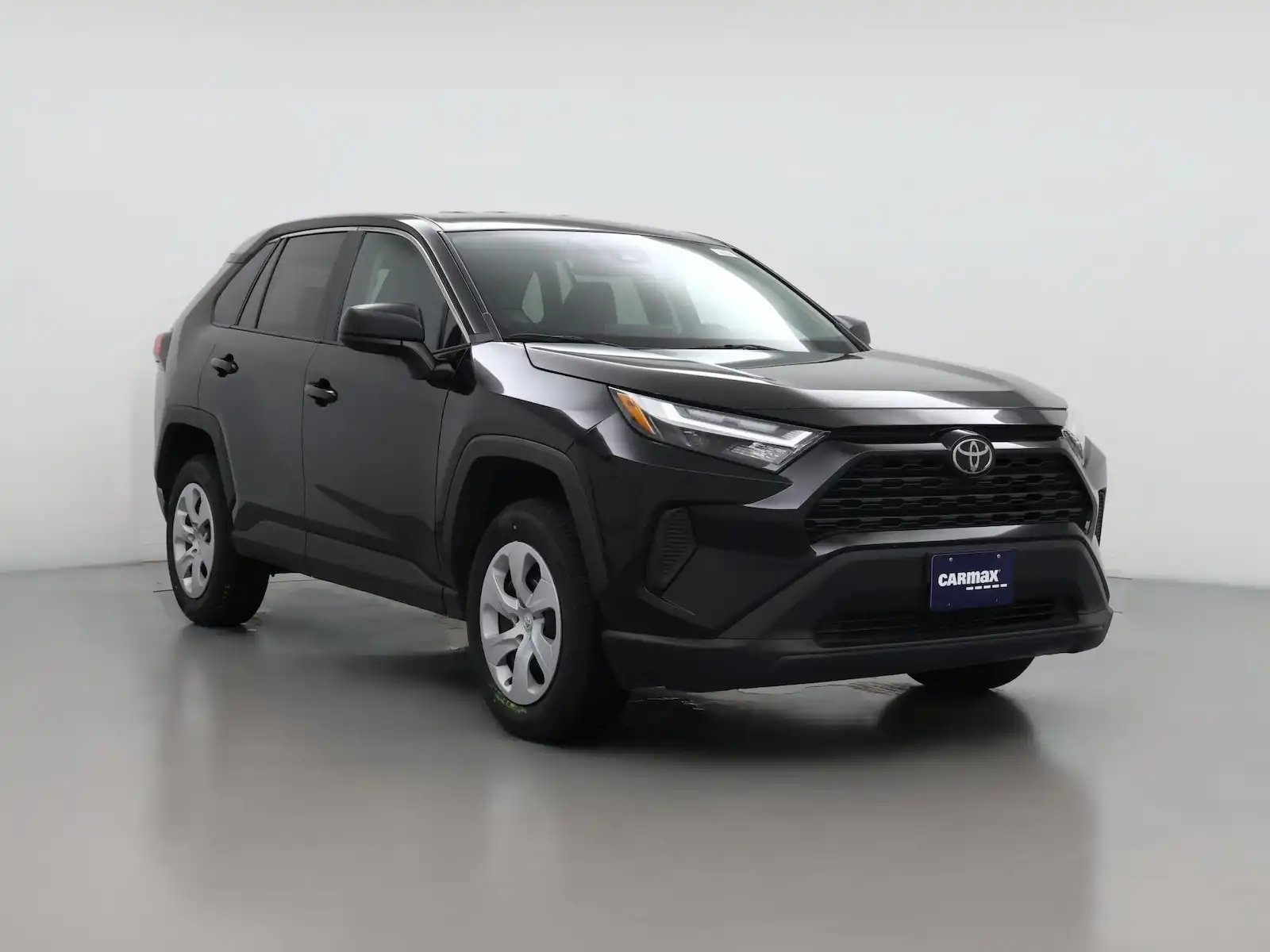 2024 Toyota RAV4 LE's photo