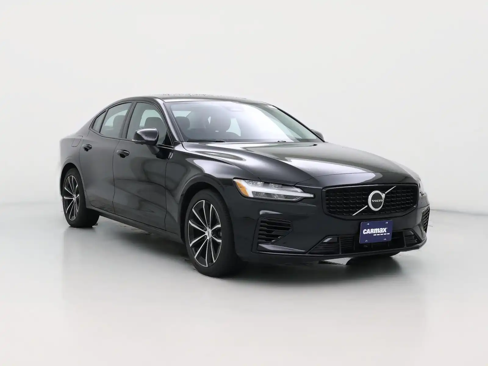 2023 Volvo S60 T8 Recharge Plus Dark Theme AWD's photo