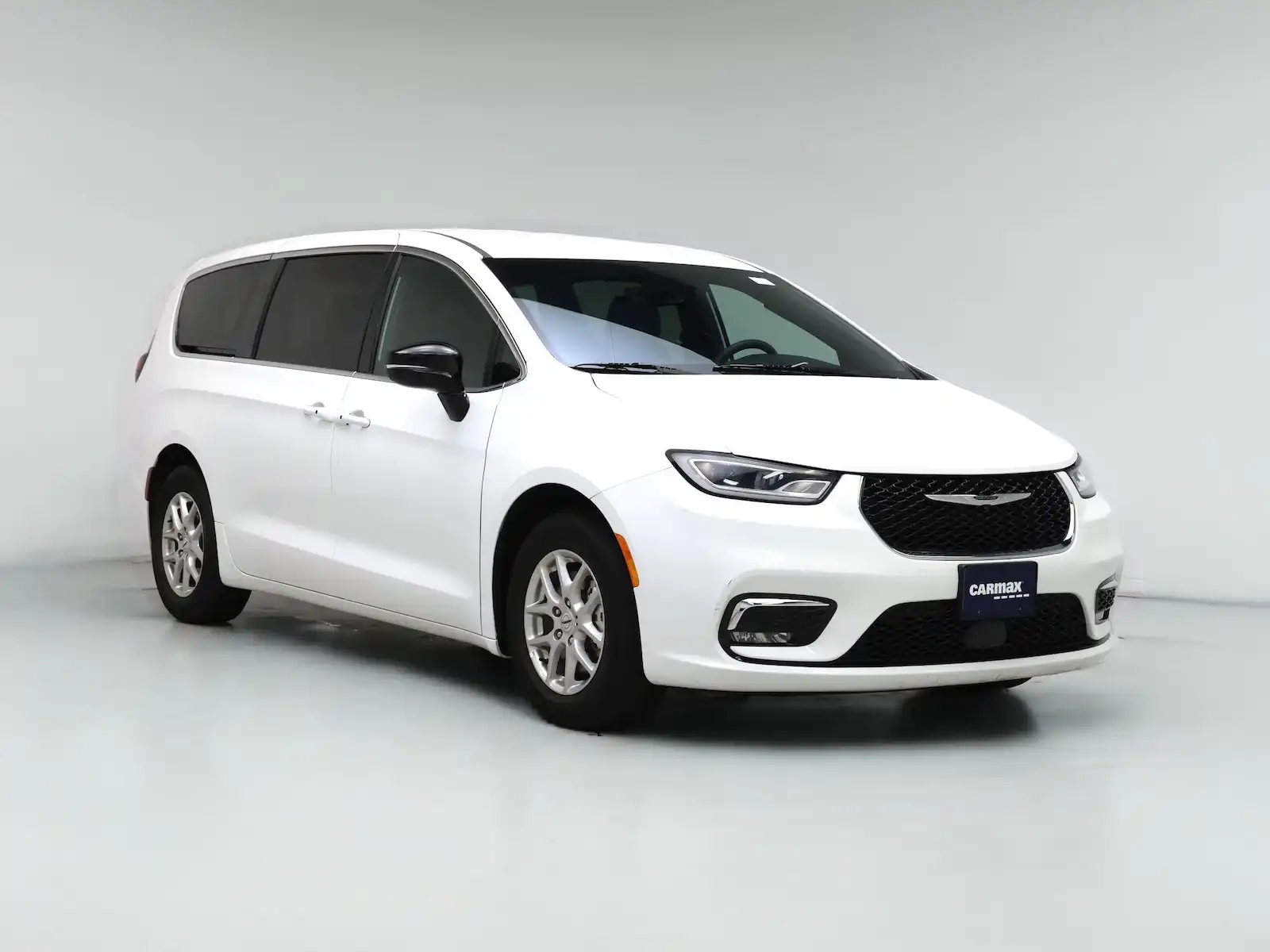 2025 Chrysler Pacifica Select's photo