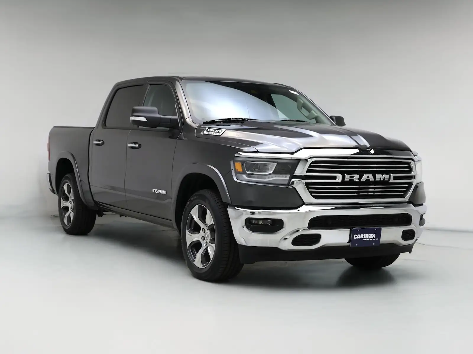 2022 RAM 1500 Laramie 4WD Crew Cab 5'7's photo