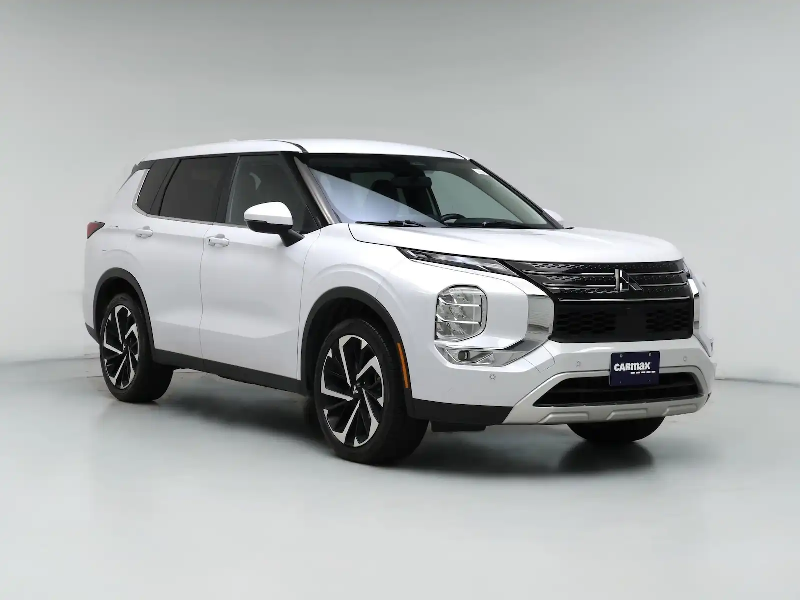 2024 Mitsubishi Outlander SE FWD's photo