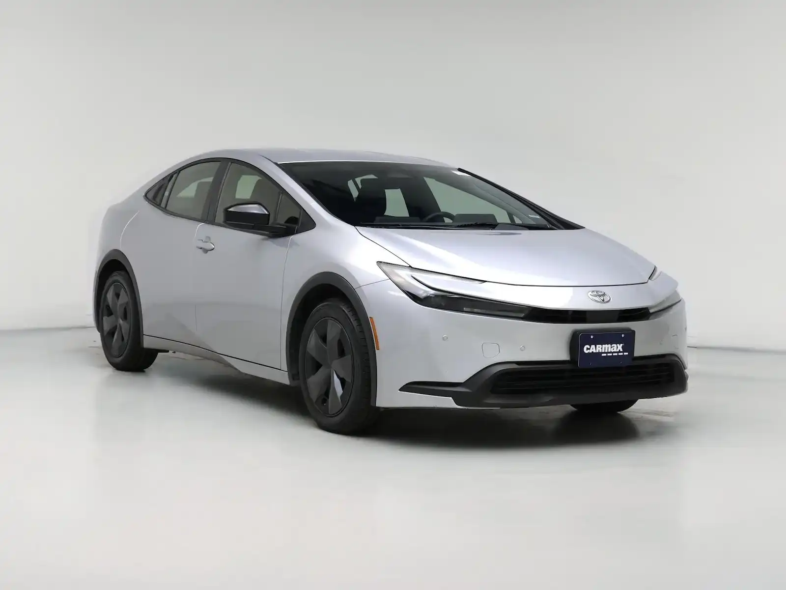 2025 Toyota Prius LE FWD's photo