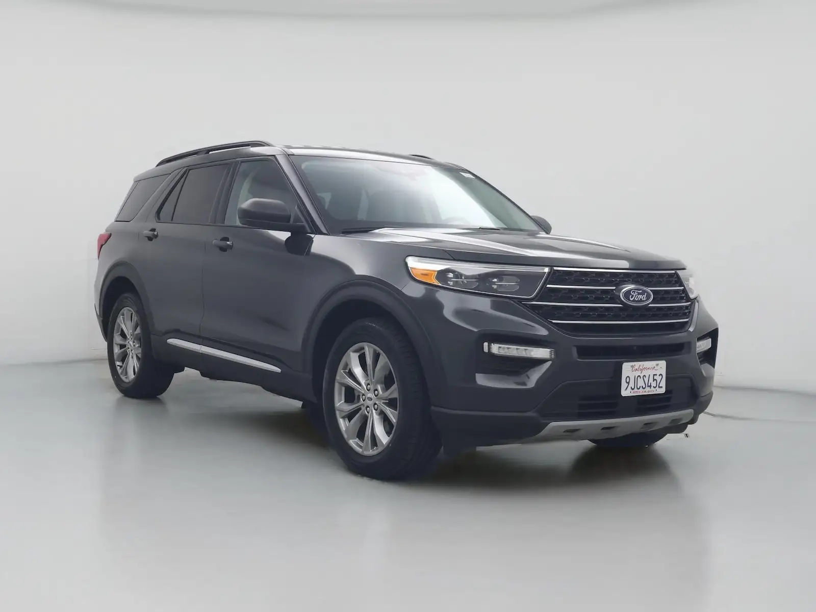2023 Ford Explorer XLT 4WD photo 1