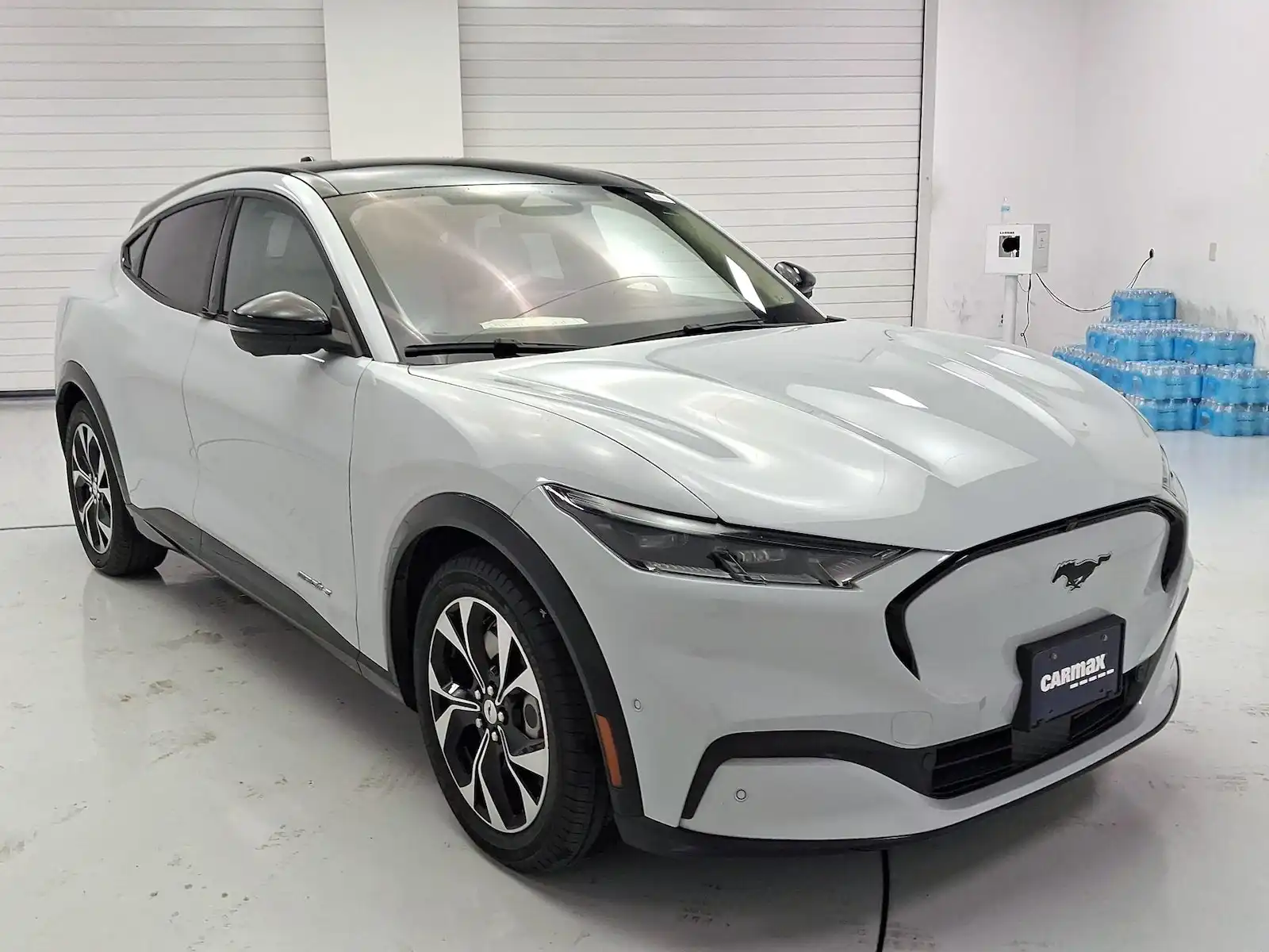 2023 Ford Mustang-Mach-e Premium's photo