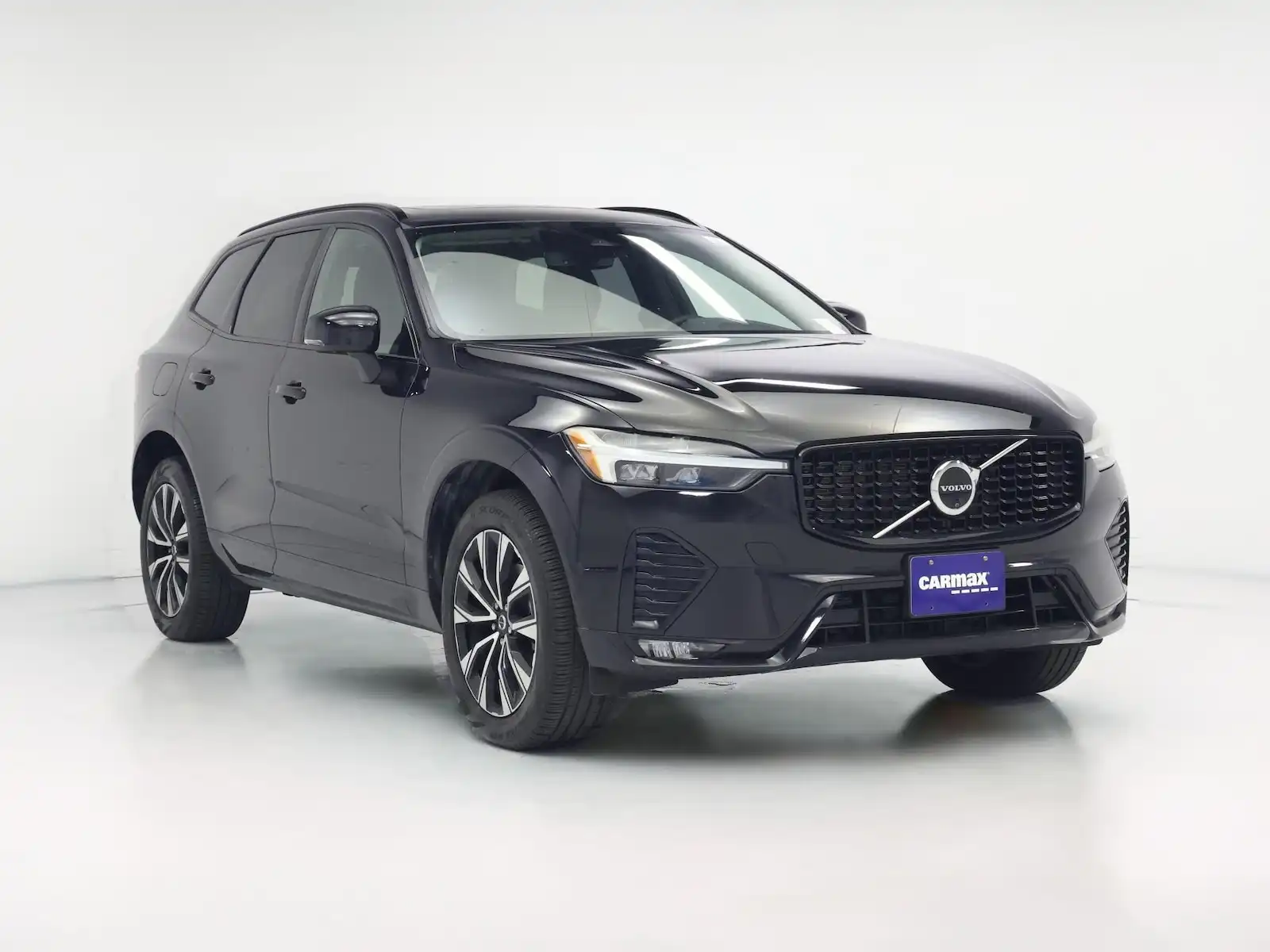 2025 Volvo XC60 B5 Plus Dark AWD's photo