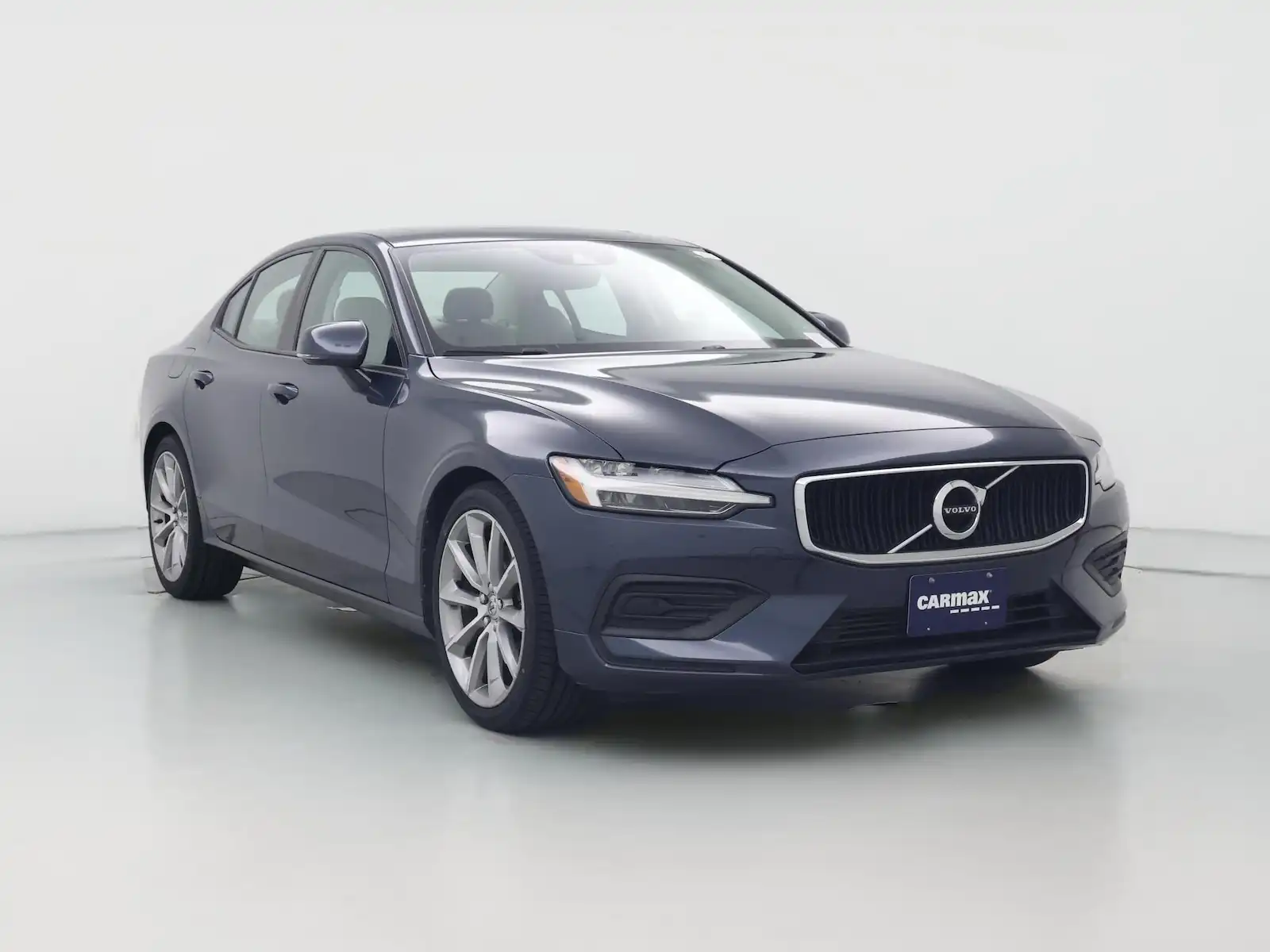 2020 Volvo S60 T5 Momentum's photo