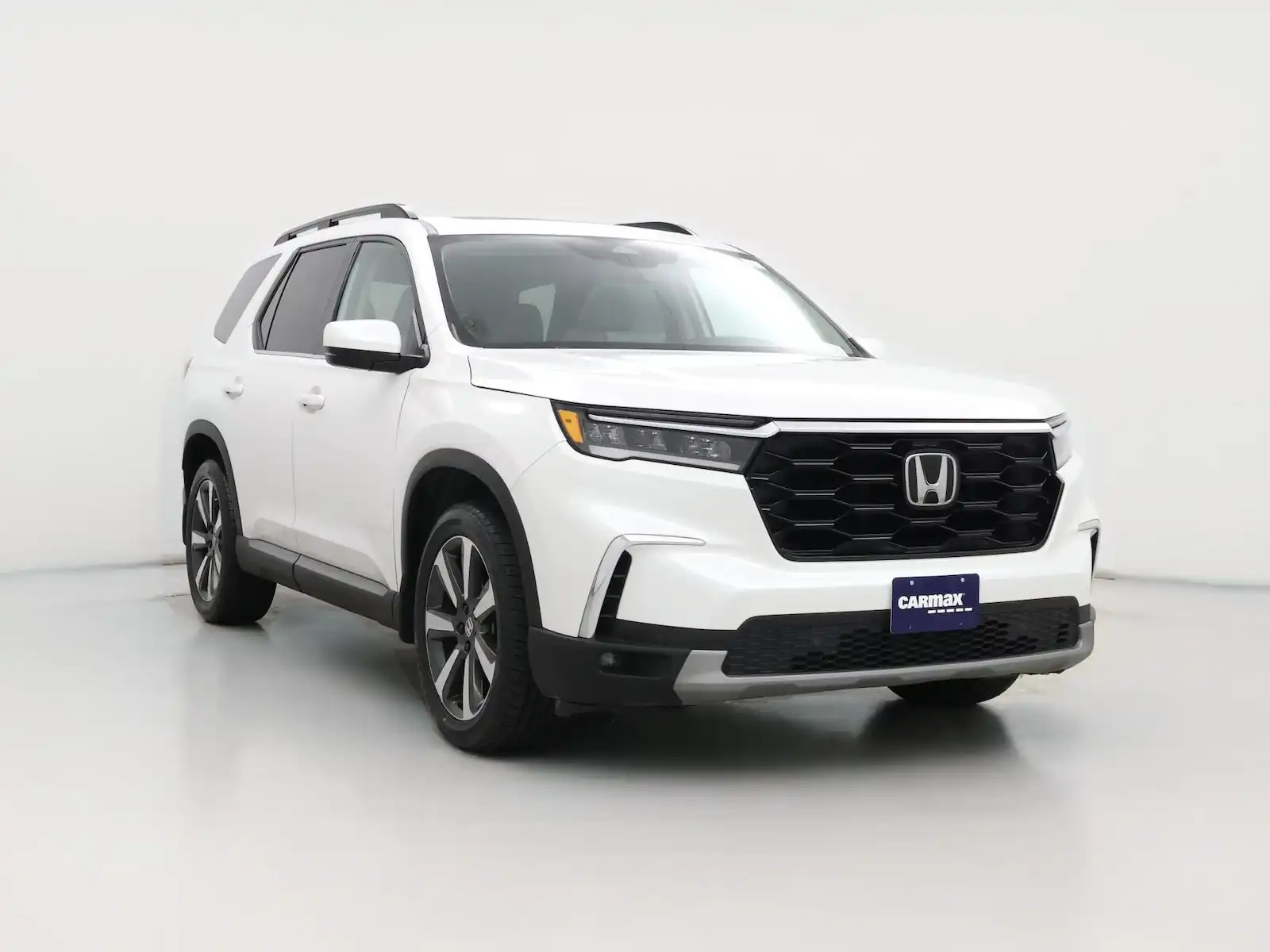 2025 Honda Pilot Touring 2WD's photo