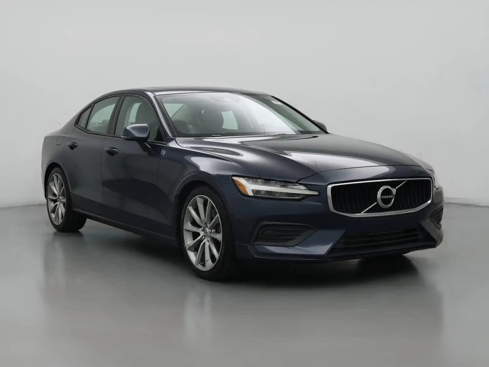 2019 Volvo S60 T5 Momentum's photo
